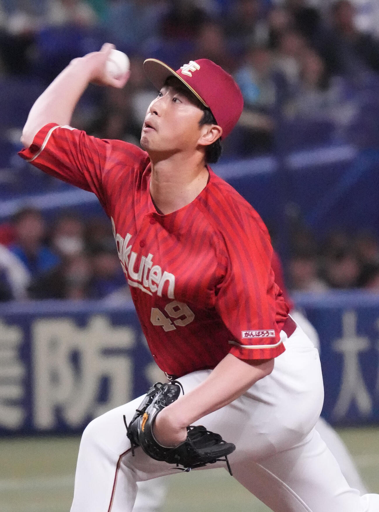 中日対楽天　8回裏、楽天3番手で登板する西垣（撮影・森本幸一）