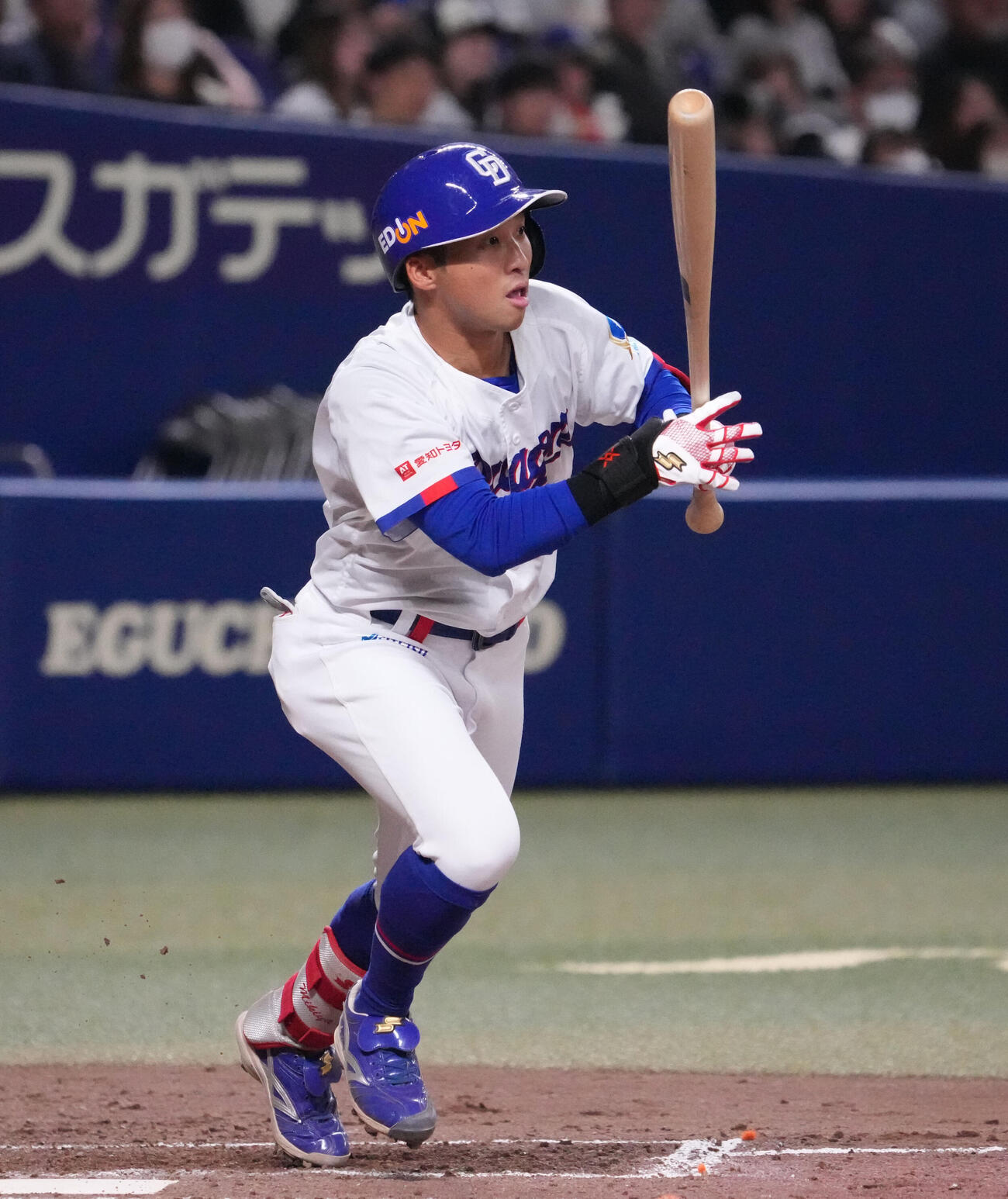 中日対楽天　5回裏中日2死二塁、右前適時打を放つ田中（撮影・森本幸一）