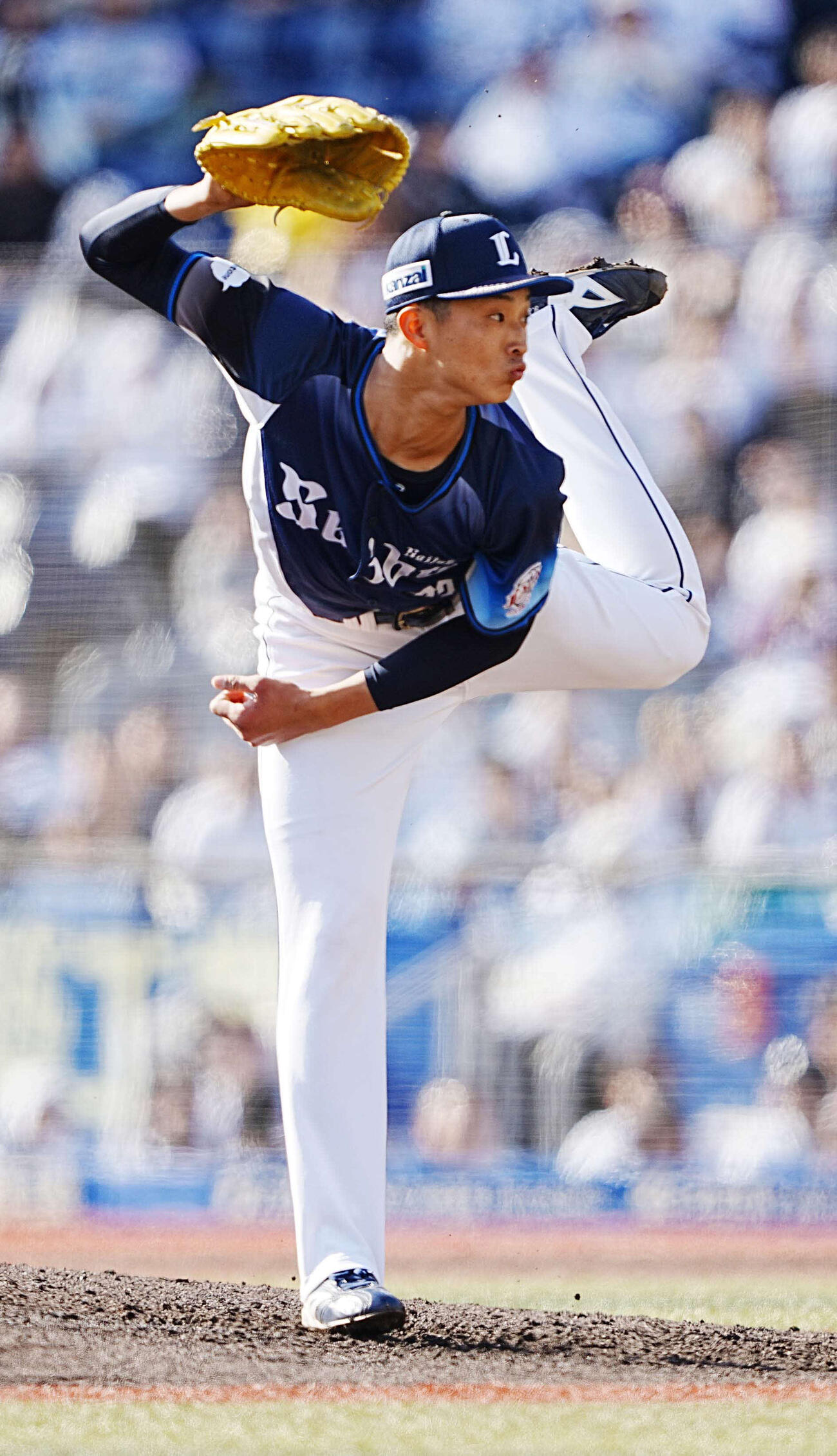 ロッテ対西武　西武3番手で登板した冨士（撮影・小沢裕）