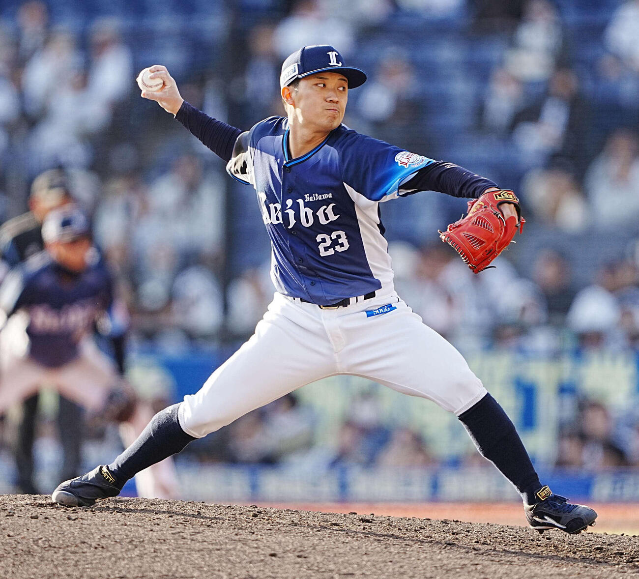 ロッテ対西武　西武4番手で登板した糸川（撮影・小沢裕）