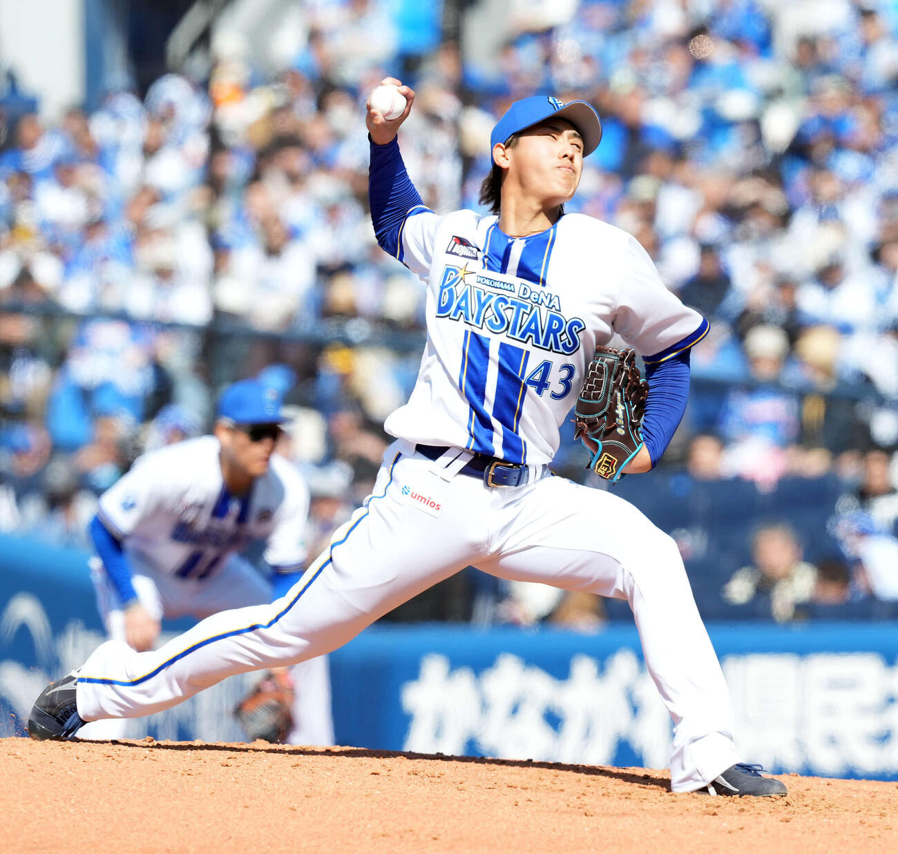 DeNA対ソフトバンク　DeNAの先発深沢（撮影・たえ見朱実）