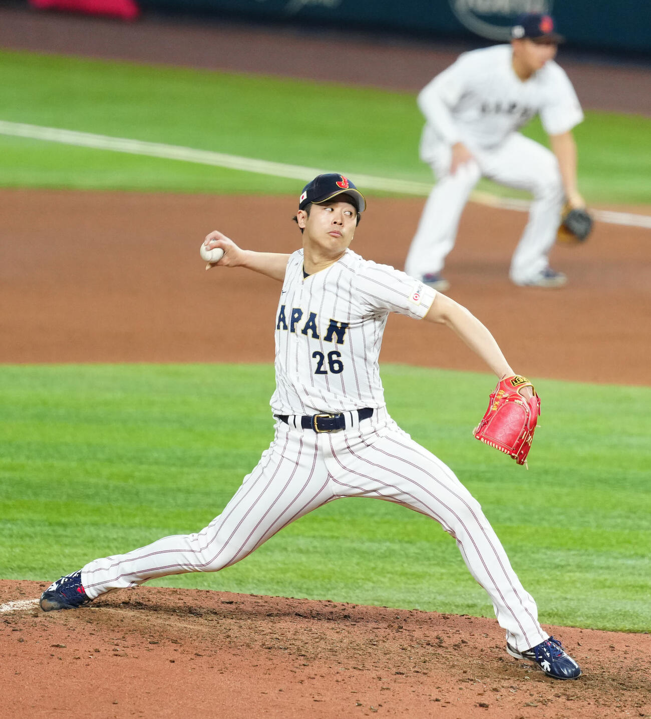 WBC日本対ベネズエラ　7回表、日本5番手で登板し力投する種市（撮影・垰建太）