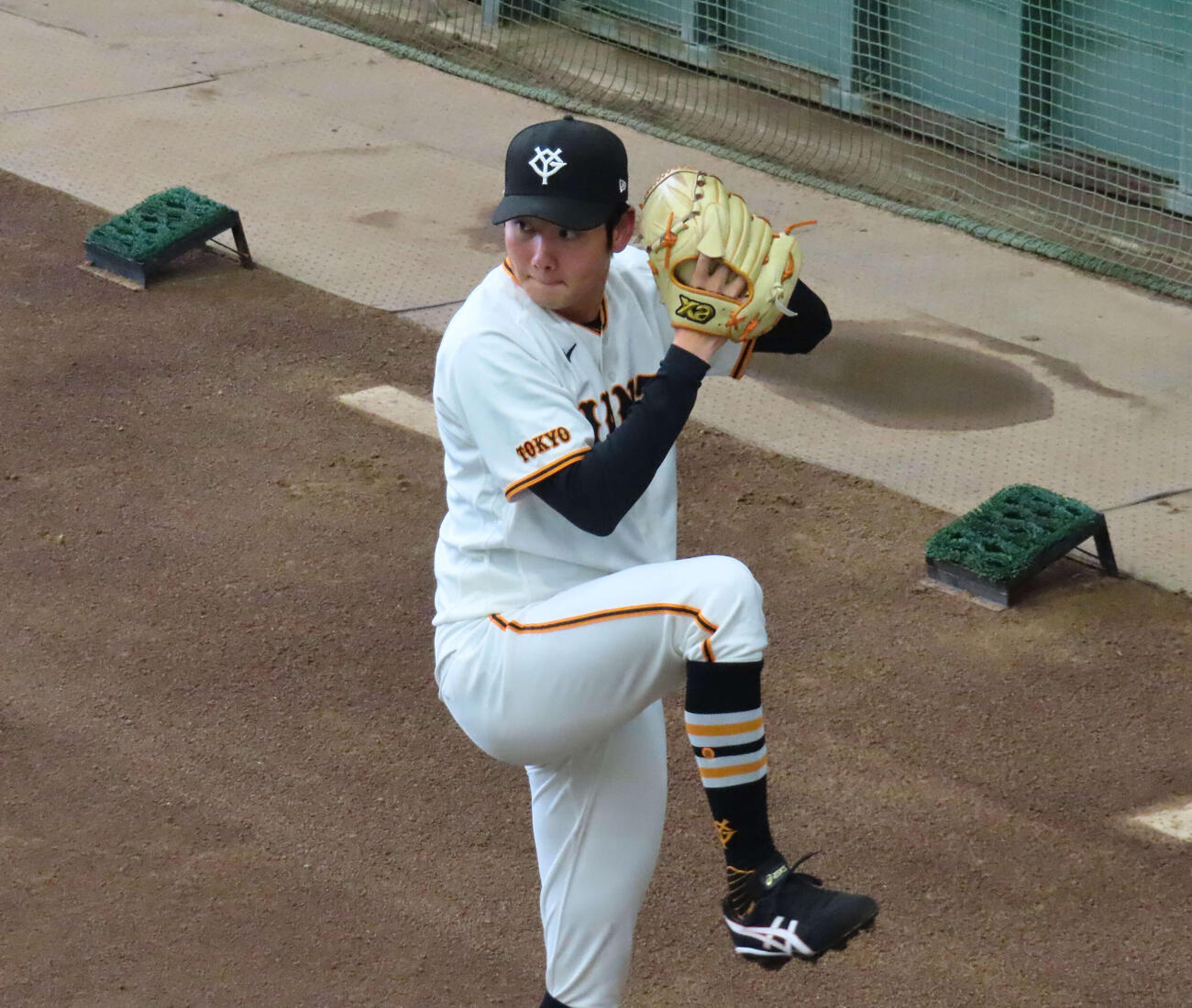 投手練習に参加する巨人竹丸（撮影・北村健龍）