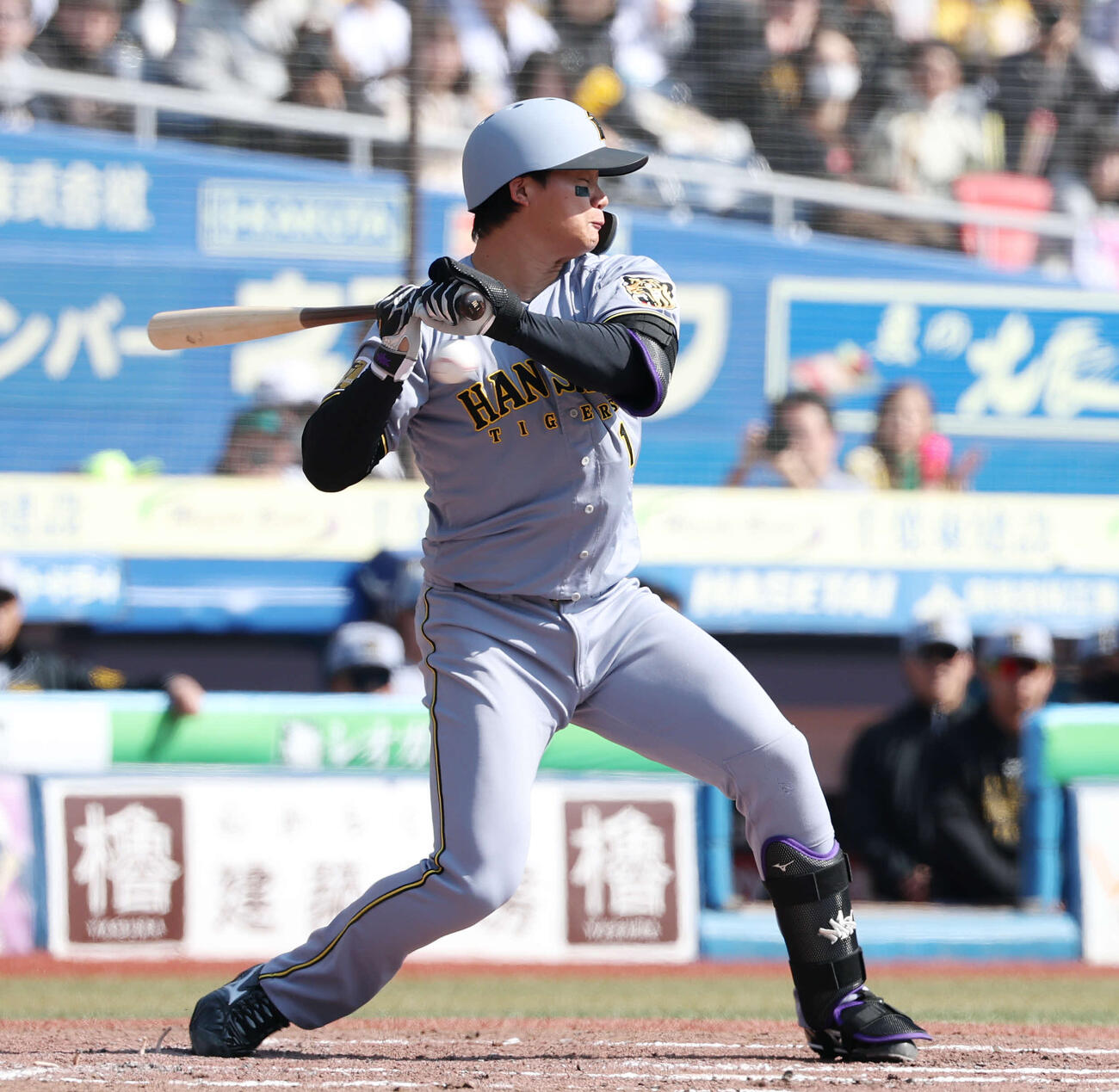 ロッテ対阪神　3回表阪神2死、四球を選ぶ森下（撮影・宮地輝）
