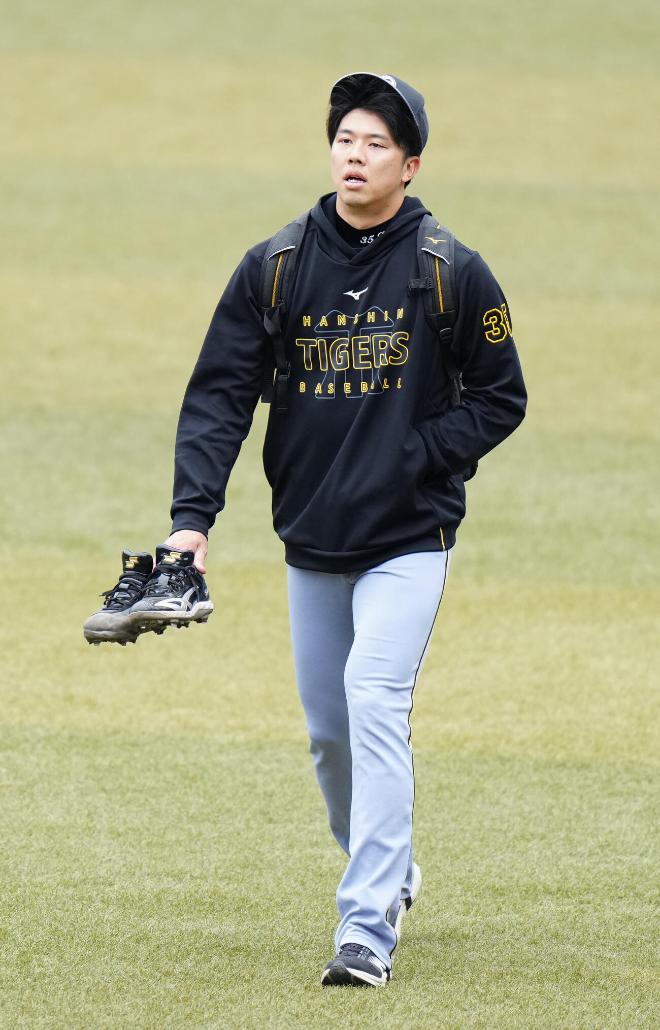 ロッテ対阪神　試合前練習に臨む阪神才木（撮影・江口和貴）