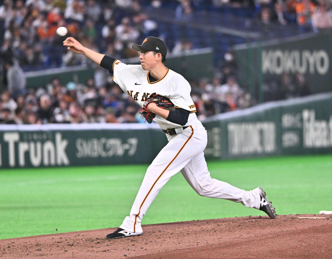 巨人対ヤクルト　巨人先発の戸郷（撮影・滝沢徹郎）