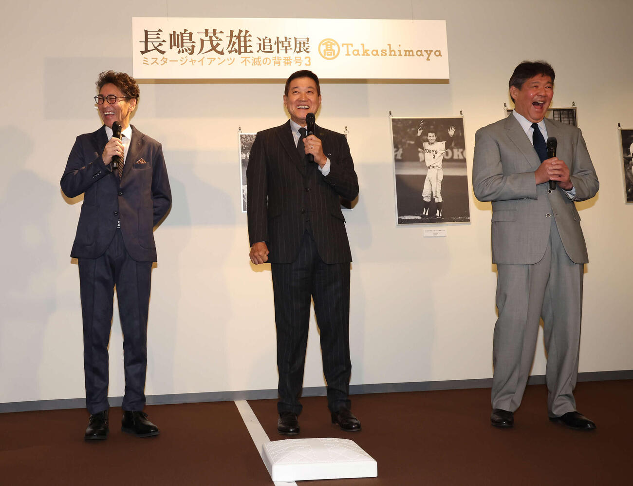 長嶋茂雄さんとの思い出トークで盛り上がる、左から元木氏、原氏、斎藤氏（撮影・丹羽敏通）