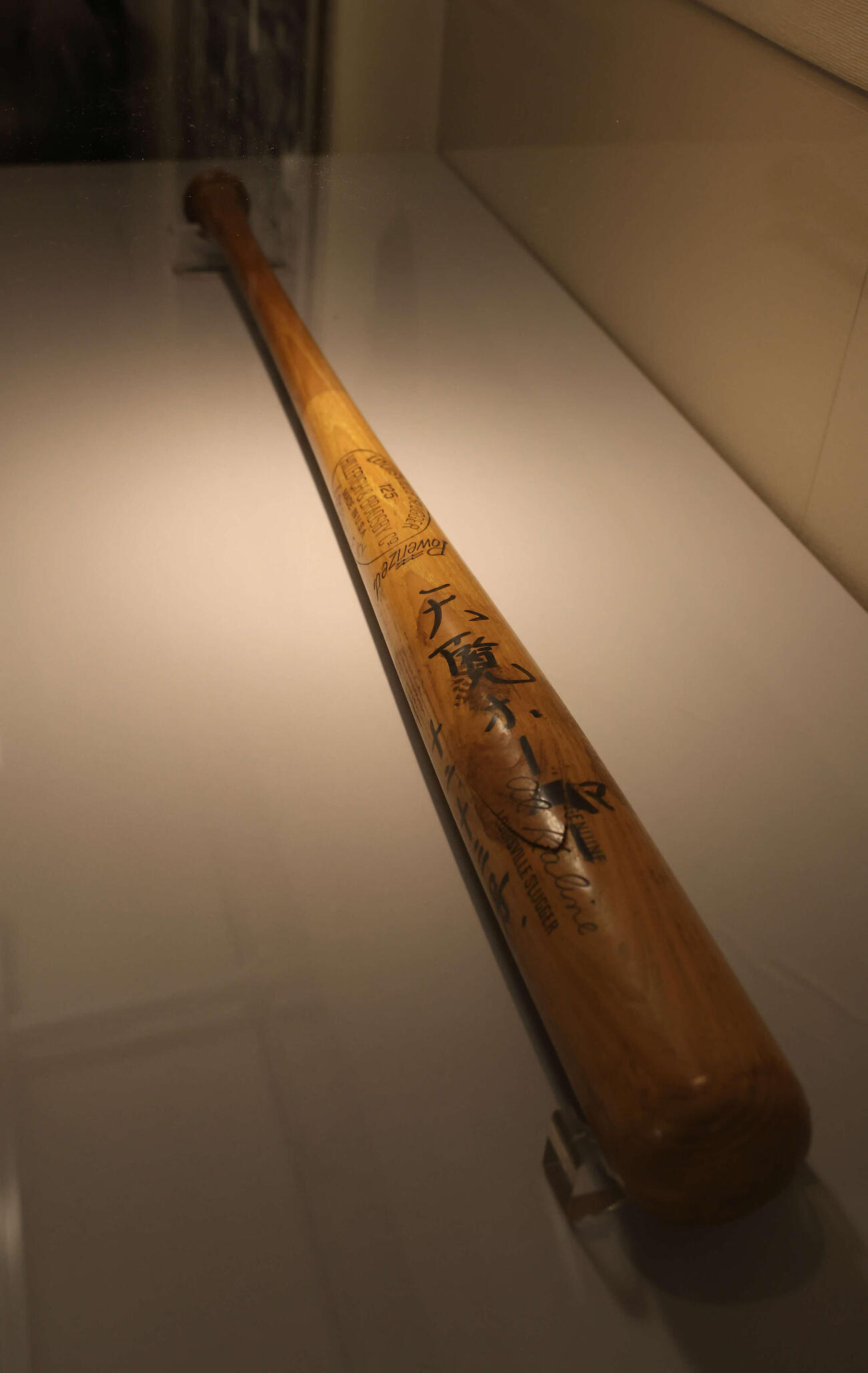 天覧試合で本塁打を放ったバット（撮影・丹羽敏通）