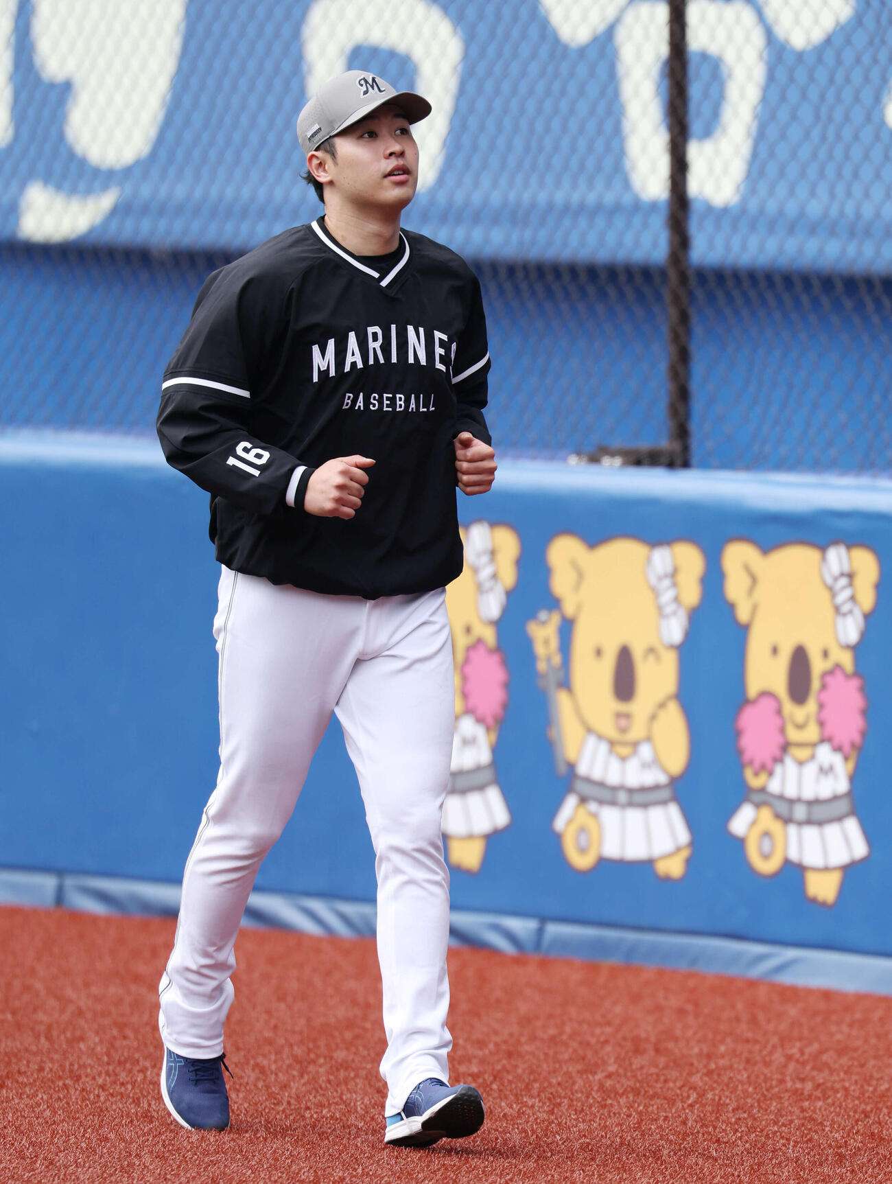 ロッテ対阪神　試合前練習に臨むロッテ種市（撮影・宮地輝）