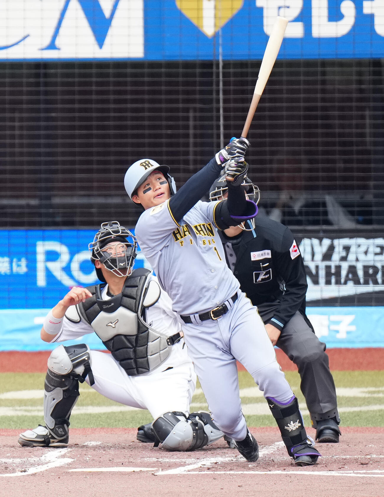 ロッテ対阪神　3回表阪神2死二塁、2点本塁打を放つ森下（撮影・江口和貴）