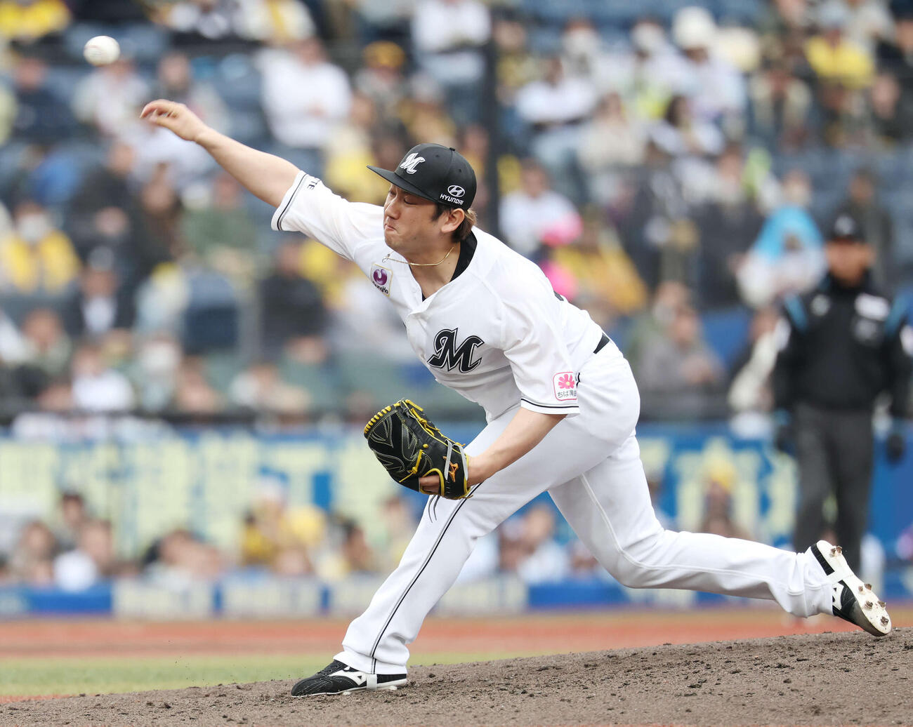 ロッテ対阪神　ロッテ2番手の小野（撮影・宮地輝）