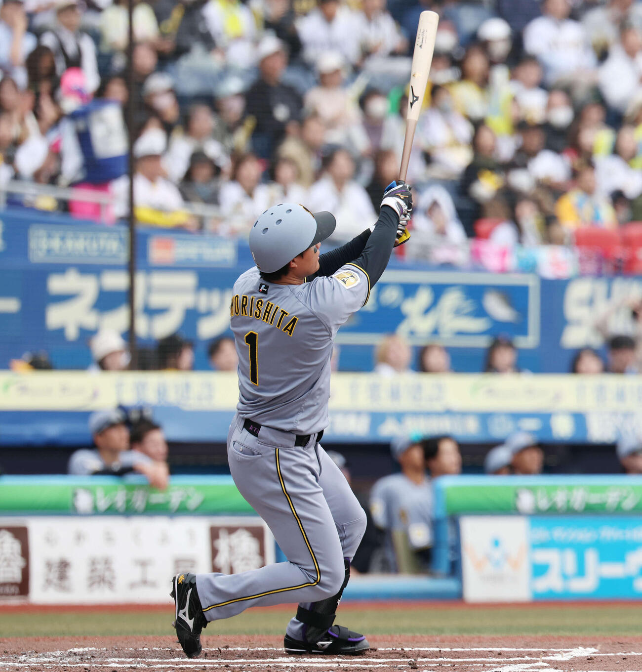 ロッテ対阪神　3回表阪神2死二塁、2点本塁打を放つ森下（撮影・宮地輝）