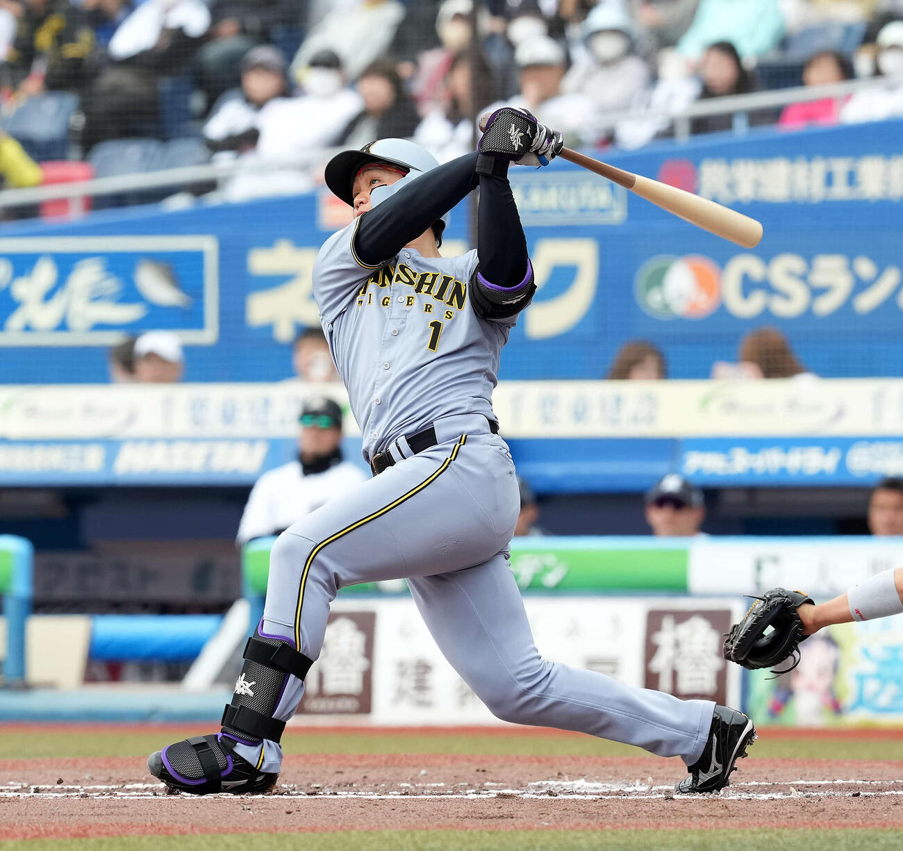 ロッテ対阪神　3回表阪神2死二塁、2点本塁打を放つ森下（撮影・たえ見朱実）