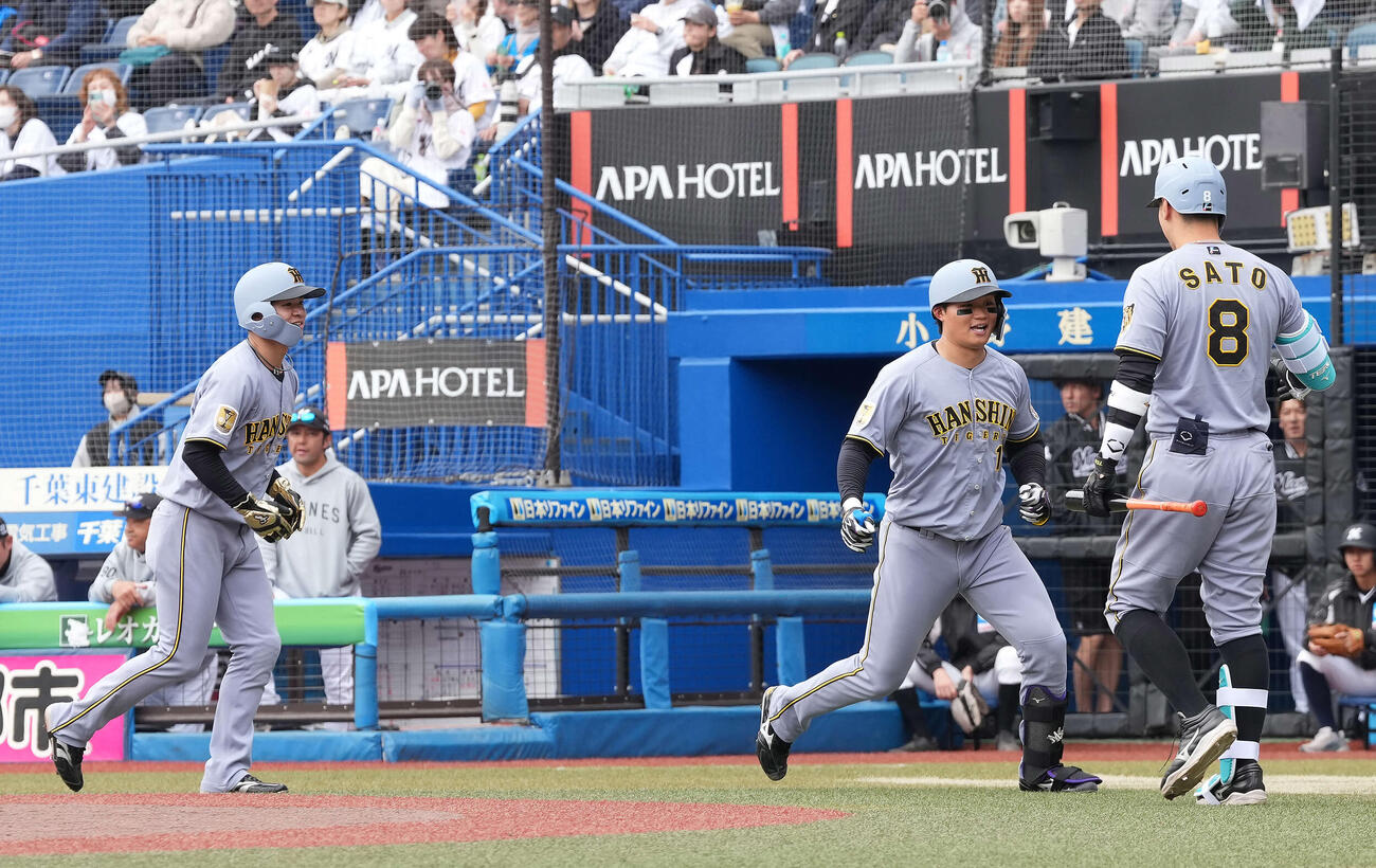 ロッテ対阪神　3回表阪神2死二塁、2点本塁打を放った森下（撮影・たえ見朱実）