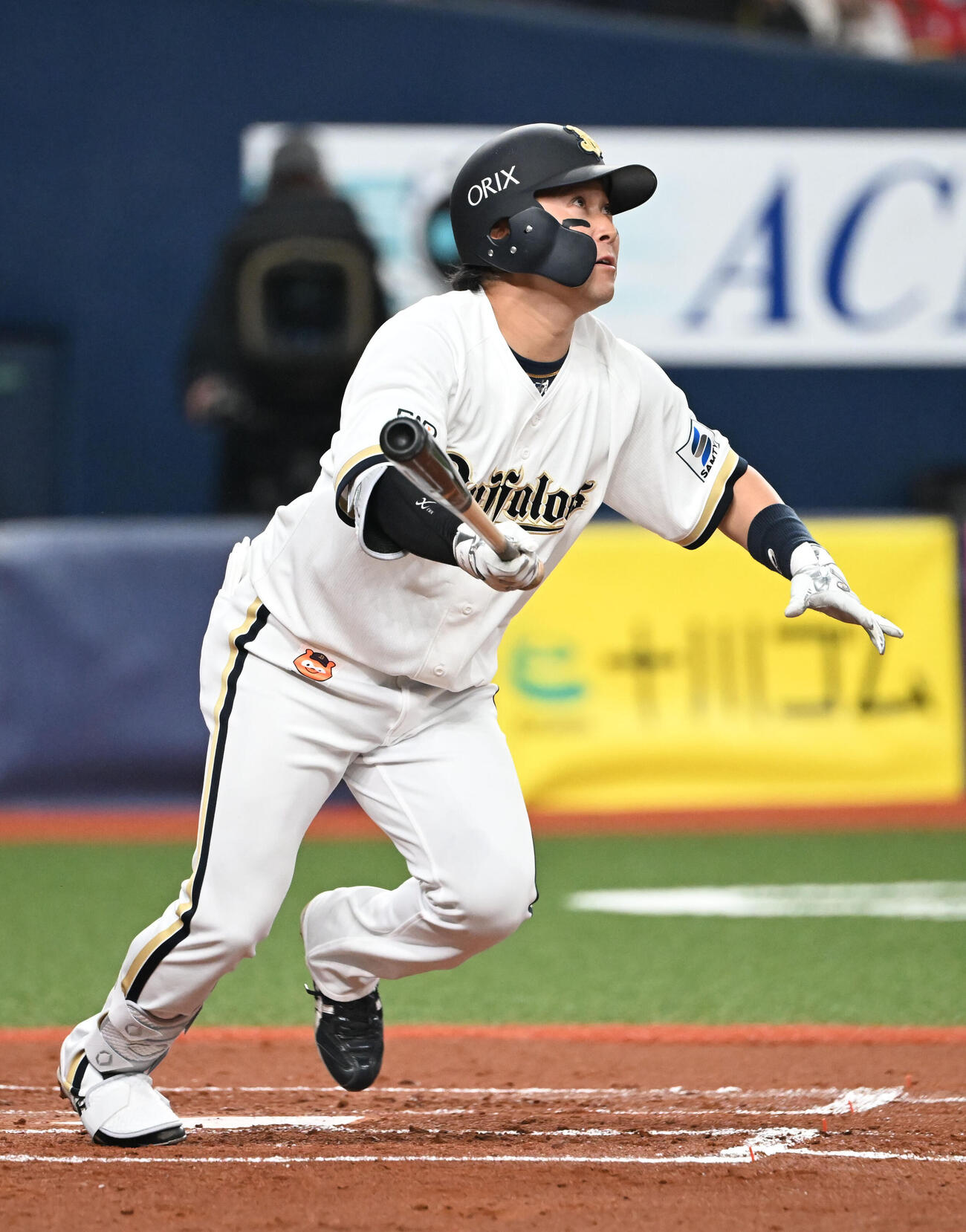 オリックス対広島　2回裏オリックス無死一、三塁、右越え3点本塁打を放つ西野（撮影・和賀正仁）