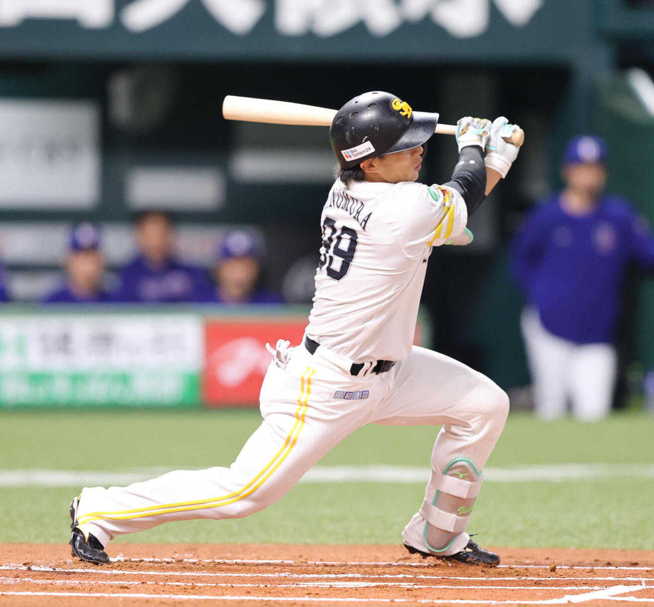 ソフトバンク対中日　1回裏ソフトバンク1死、野村は三内野安打を放つ（撮影・梅根麻紀