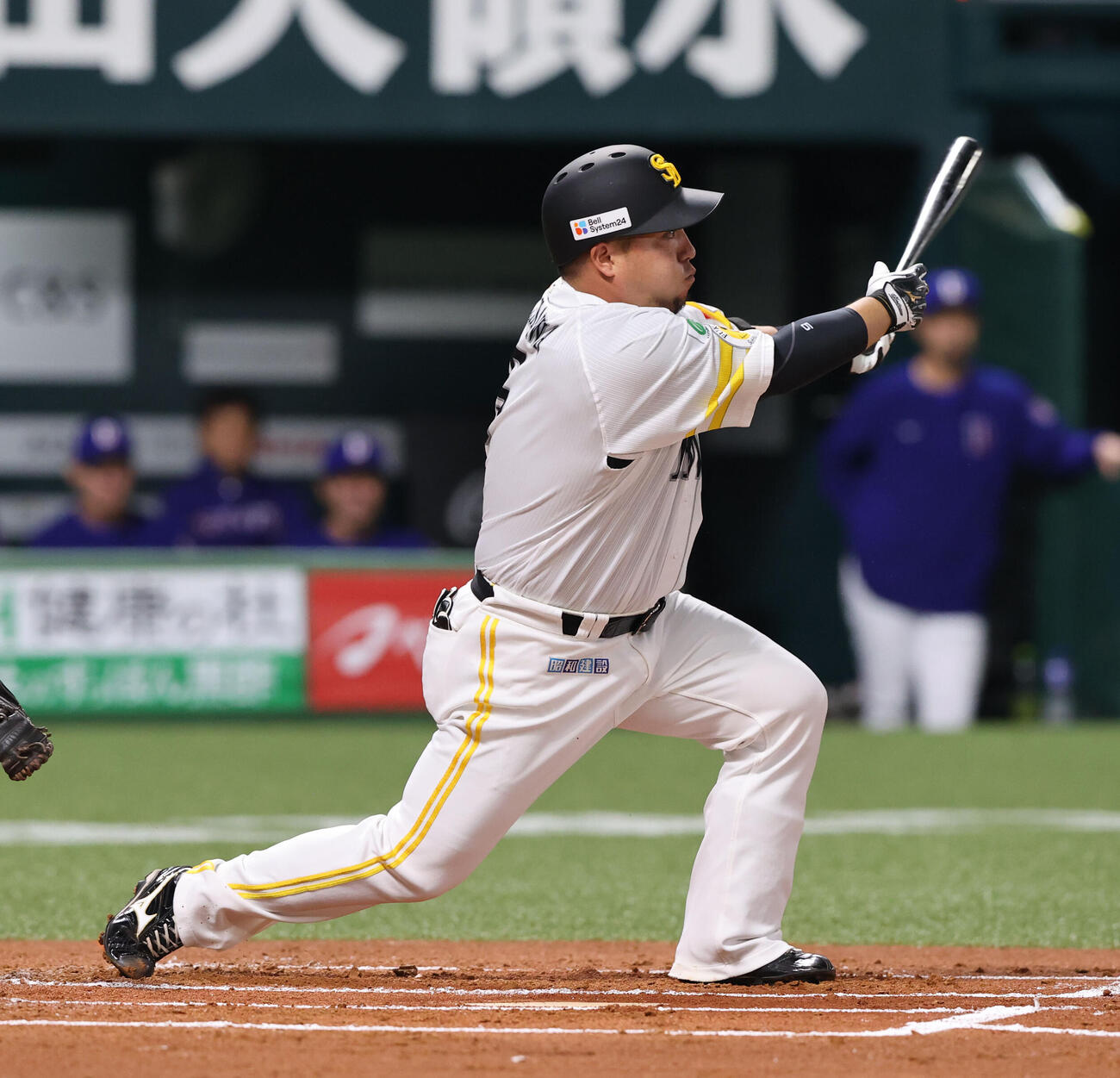 ソフトバンク対中日　1回裏ソフトバンク2死二塁、山川は左前に同点適時打を放つ（撮影・梅根麻紀）