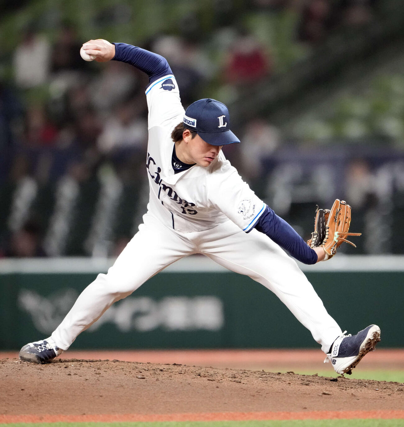 西武対楽天　7回表西武2番手で登板する與座（撮影・小島史椰）