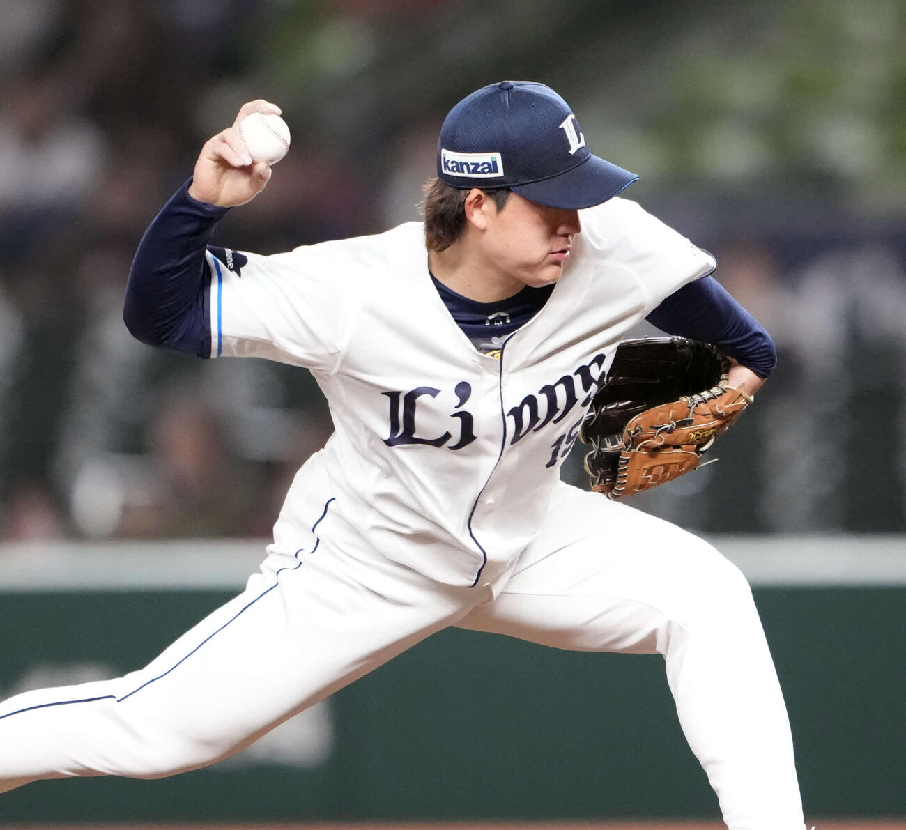 西武対楽天　7回表西武2番手で登板する與座（撮影・小島史椰）