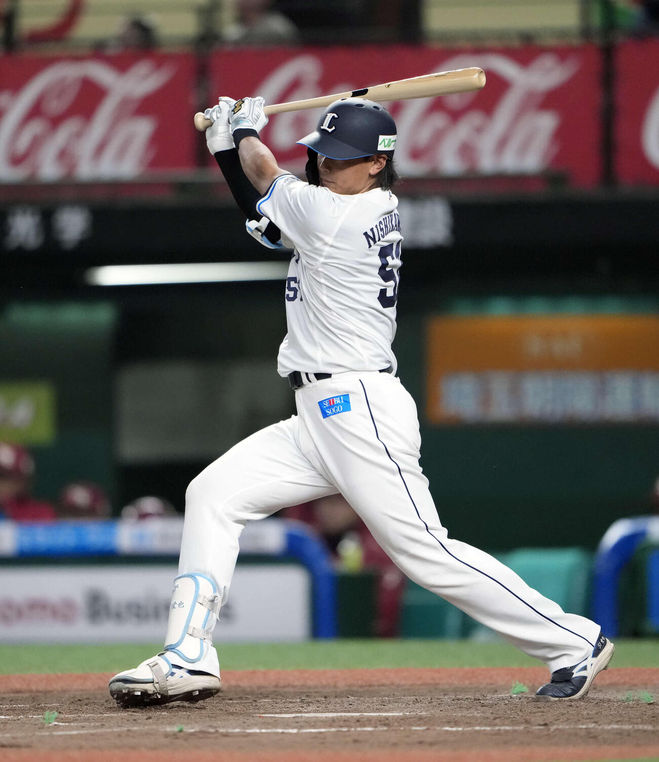 西武対楽天　4回裏西武1死一塁、適時三塁打を放つ西川（撮影・小島史椰）