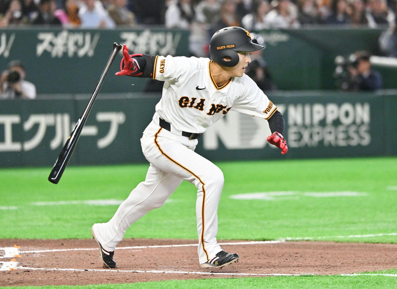 巨人対ヤクルト　6回裏巨人無死一、三塁、宇都宮は適時打を放つ（撮影・滝沢徹郎）