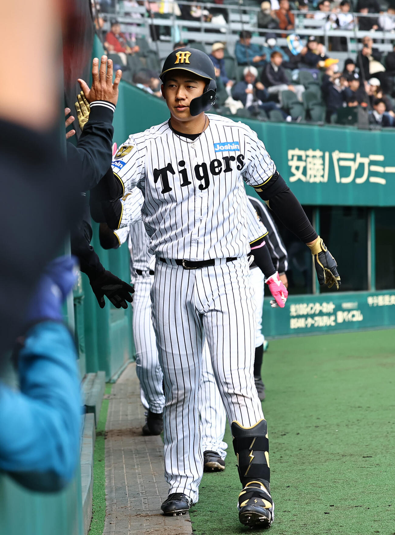阪神対オリックス　3回裏阪神1死満塁、立石は逆転満塁本塁打を放つ（撮影・上田博志）