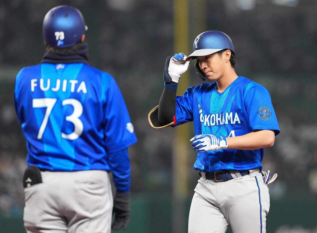 西武対DeNA 9回表DeNA無死一塁、左前打を放った代打度会（撮影・鈴木みどり）