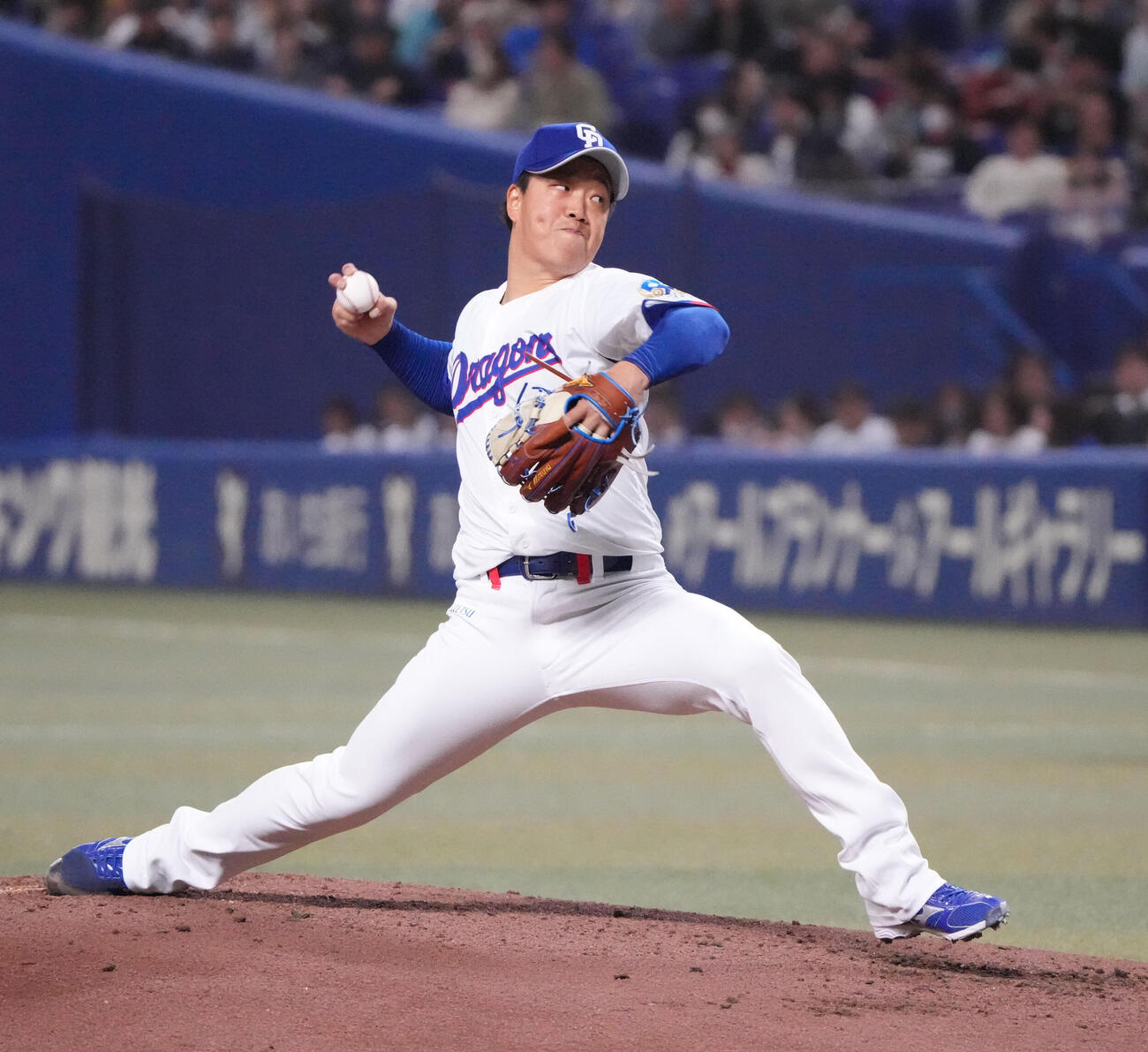 中日対ロッテ　3回表、力投する中日先発の柳（撮影・森本幸一）
