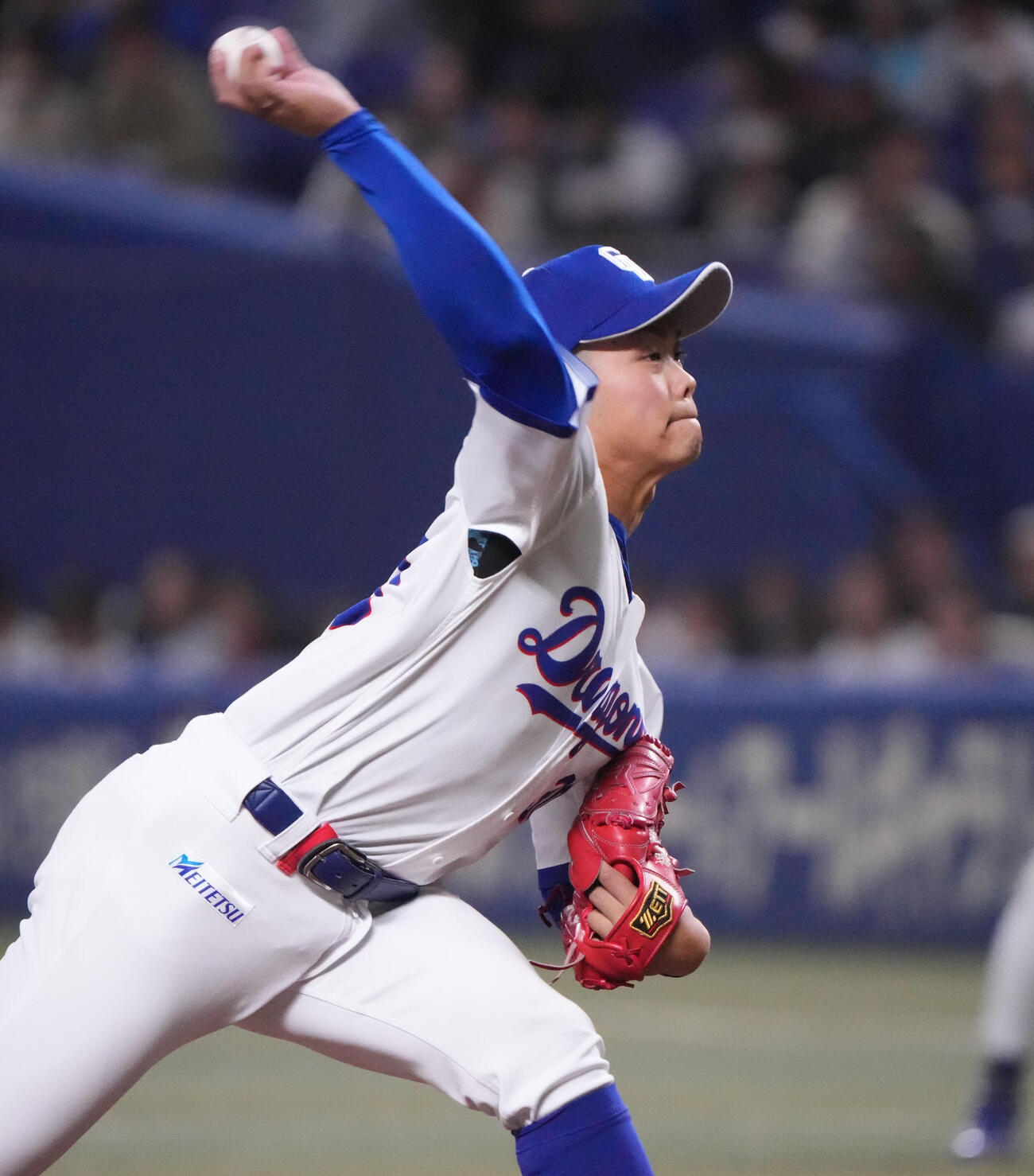 中日対ロッテ　4回表、中日2番手で登板する根尾（撮影・森本幸一）