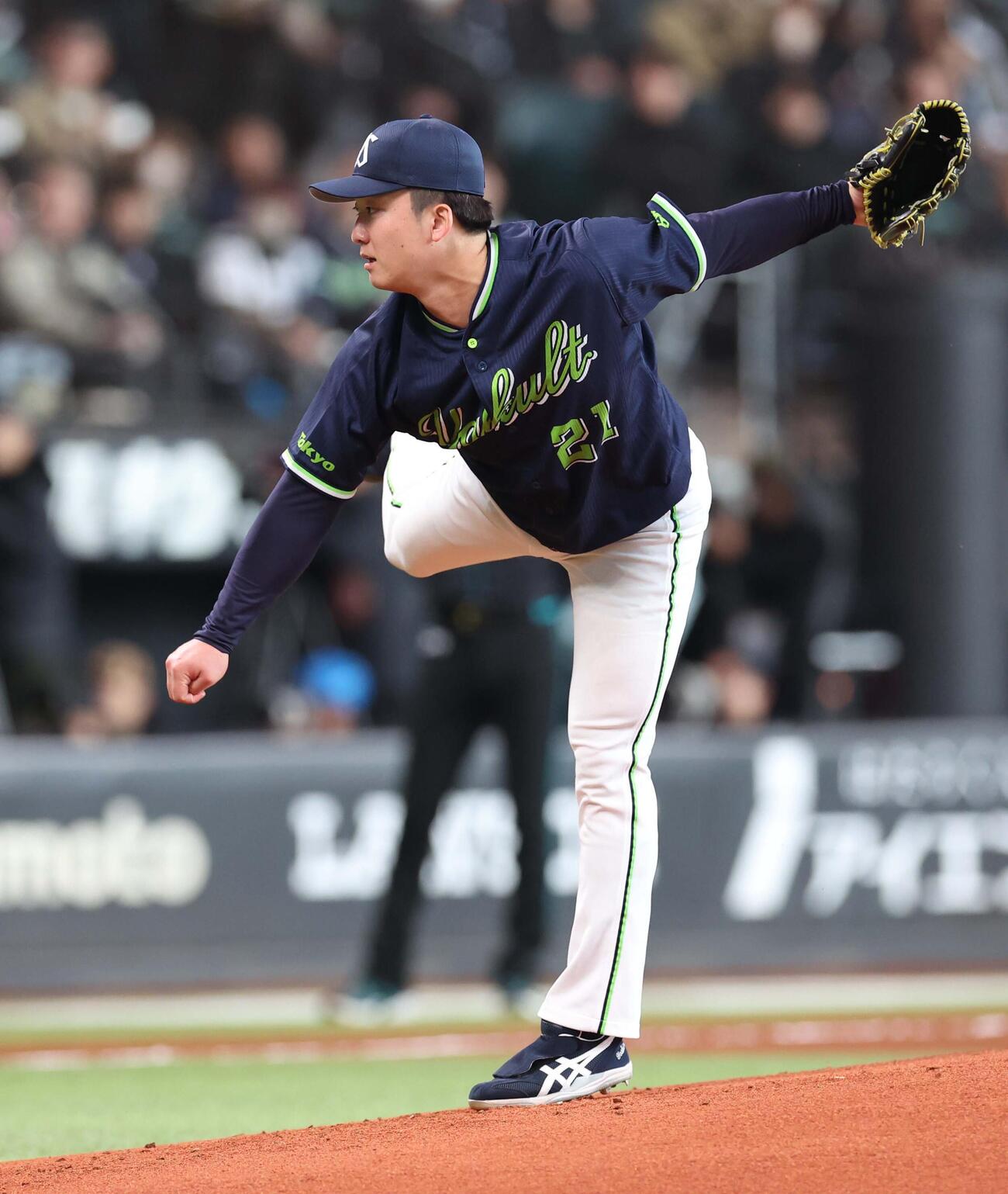 日本ハム対ヤクルト　ヤクルト先発の吉村（撮影・黒川智章）