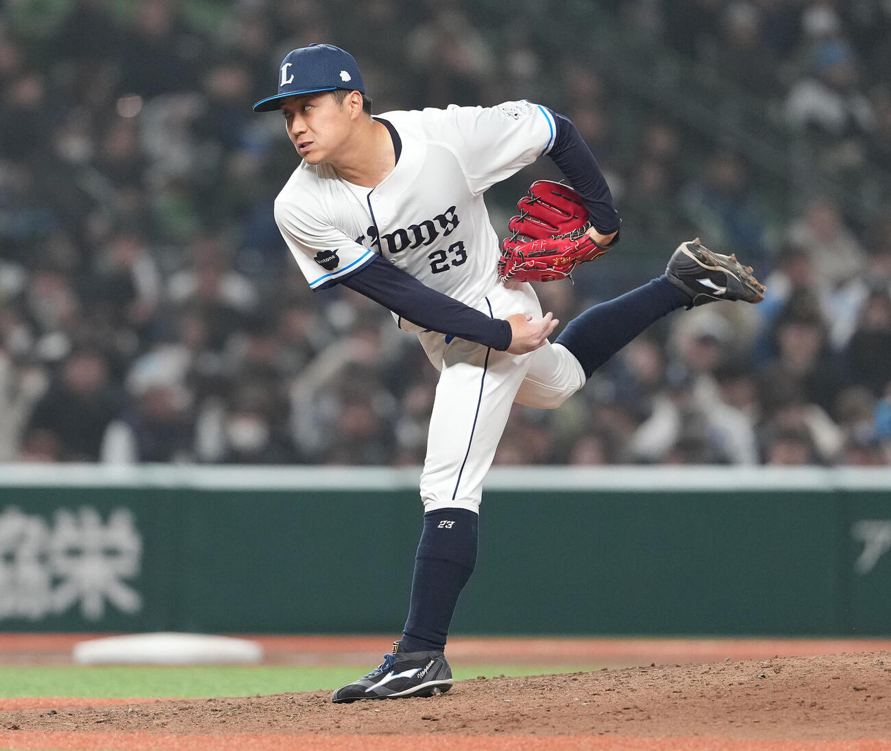 西武対DeNA 9回表から4番手で登板した西武糸川（撮影・鈴木みどり）