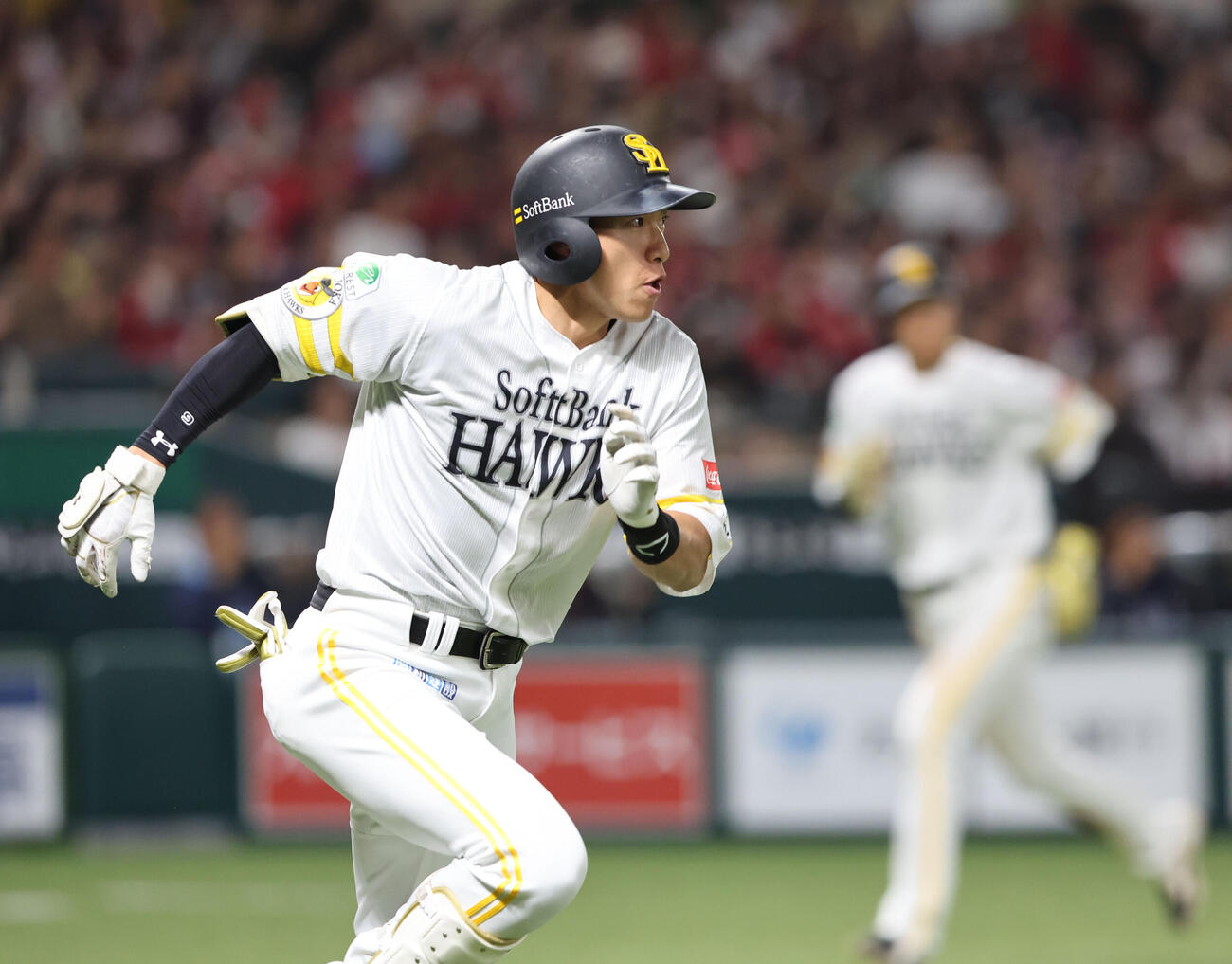 ソフトバンク対広島　3回裏ソフトバンク2死一、三塁、柳田は左越え適時二塁打を放つ（撮影・梅根麻紀）