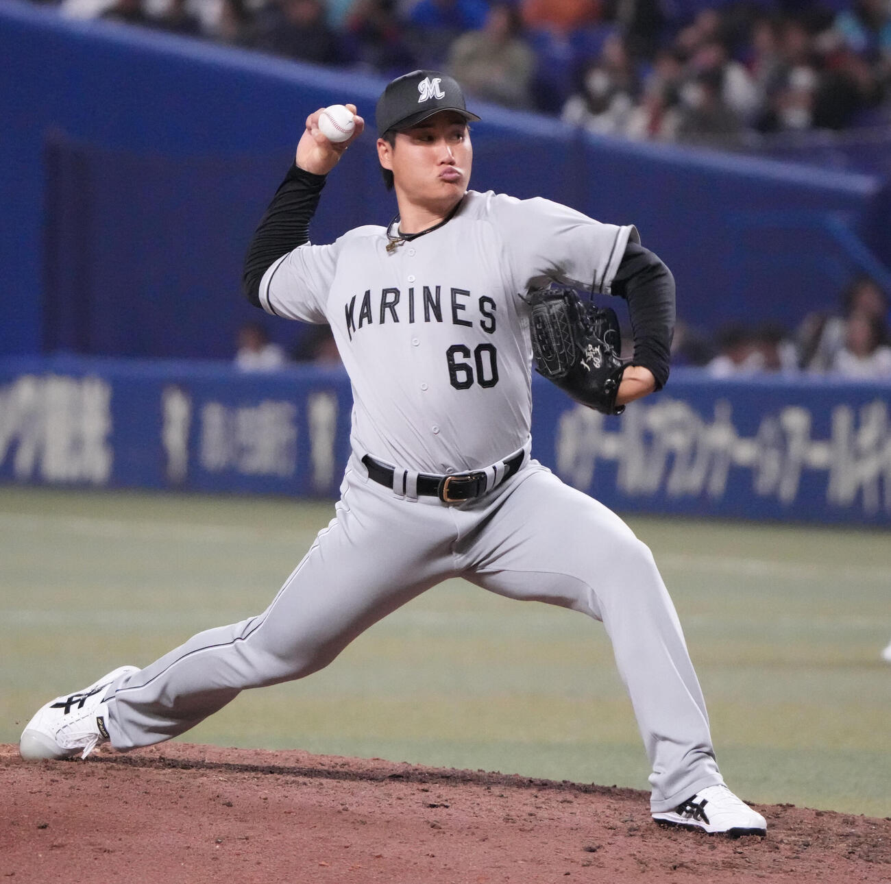 中日対ロッテ　8回裏、ロッテ5番手で登板する大聖（撮影・森本幸一）