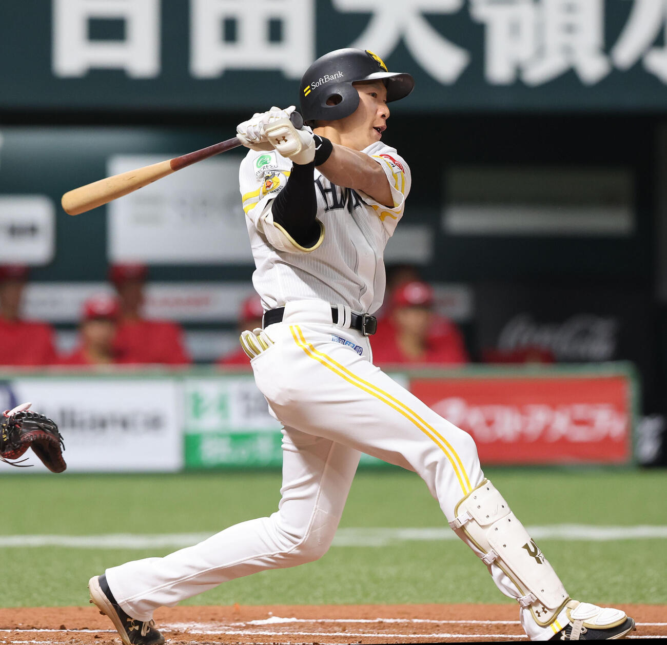 ソフトバンク対広島　1回裏ソフトバンク2死、柳田は右前打を放つ（撮影・梅根麻紀）