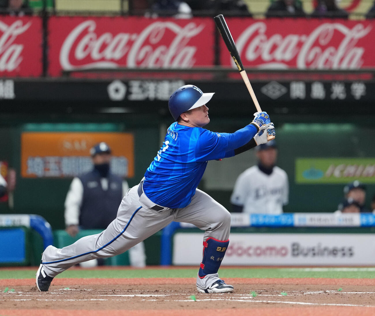 西武対DeNA 3回表DeNA1死、中飛に倒れる牧（撮影・鈴木みどり）