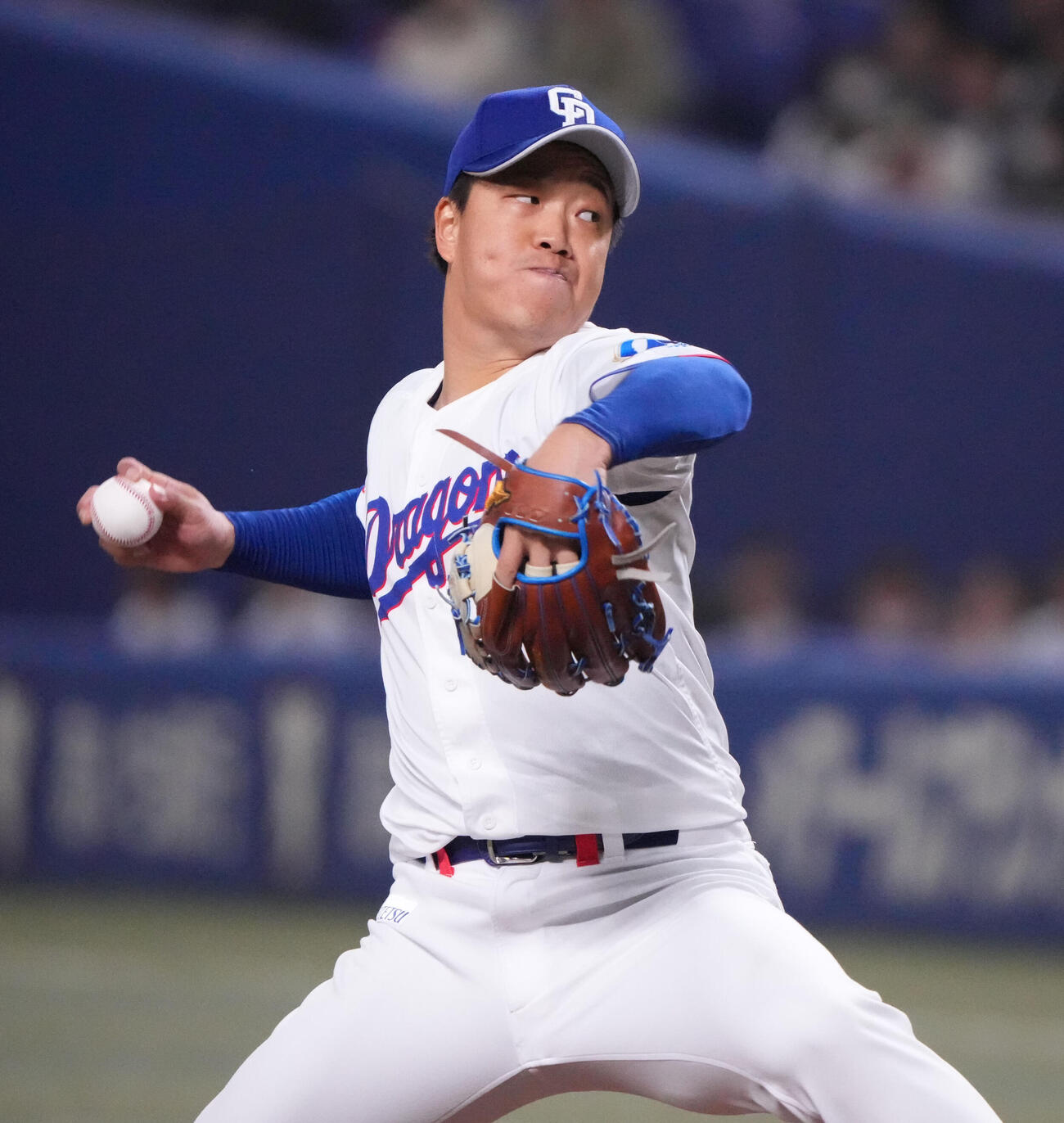 中日対ロッテ　3回表、力投する中日先発の柳（撮影・森本幸一）