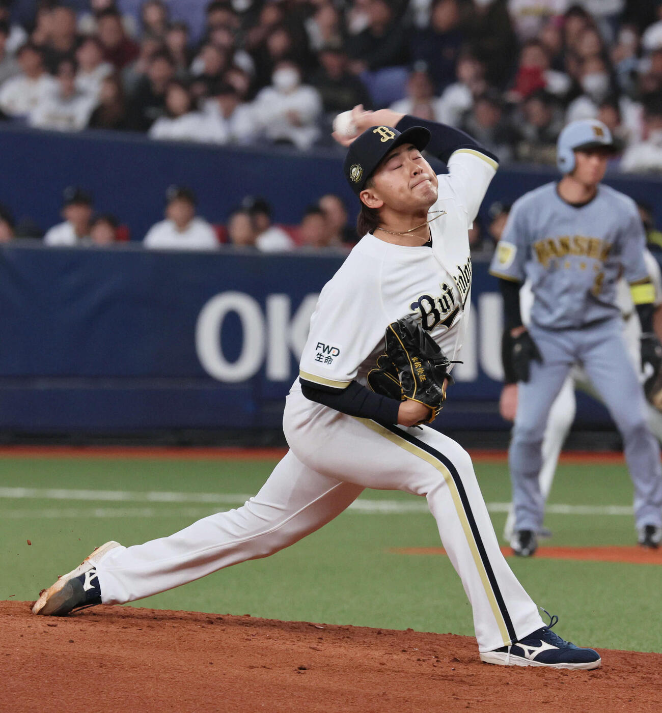 オリックス対阪神　オリックス2番手の東松（撮影・宮崎幸一）