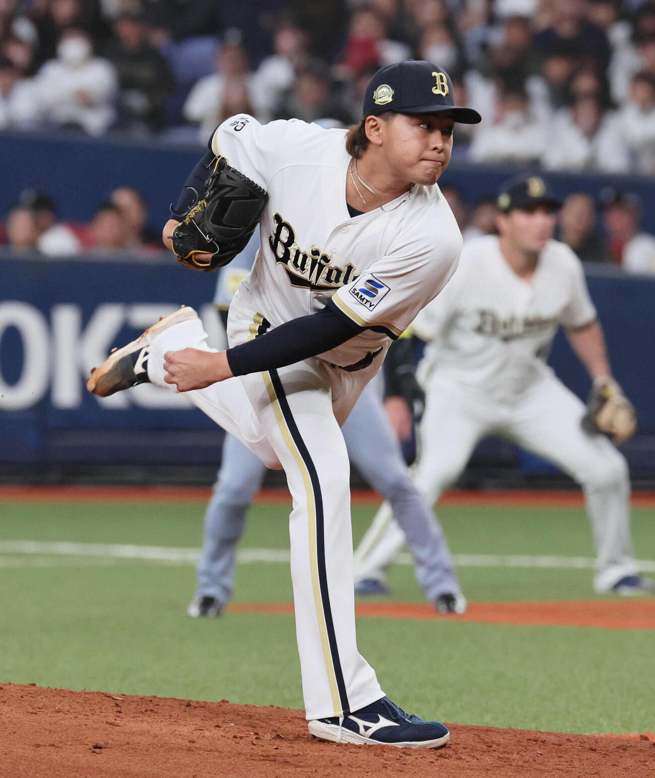 オリックス対阪神　オリックス2番手の東松（撮影・宮崎幸一）