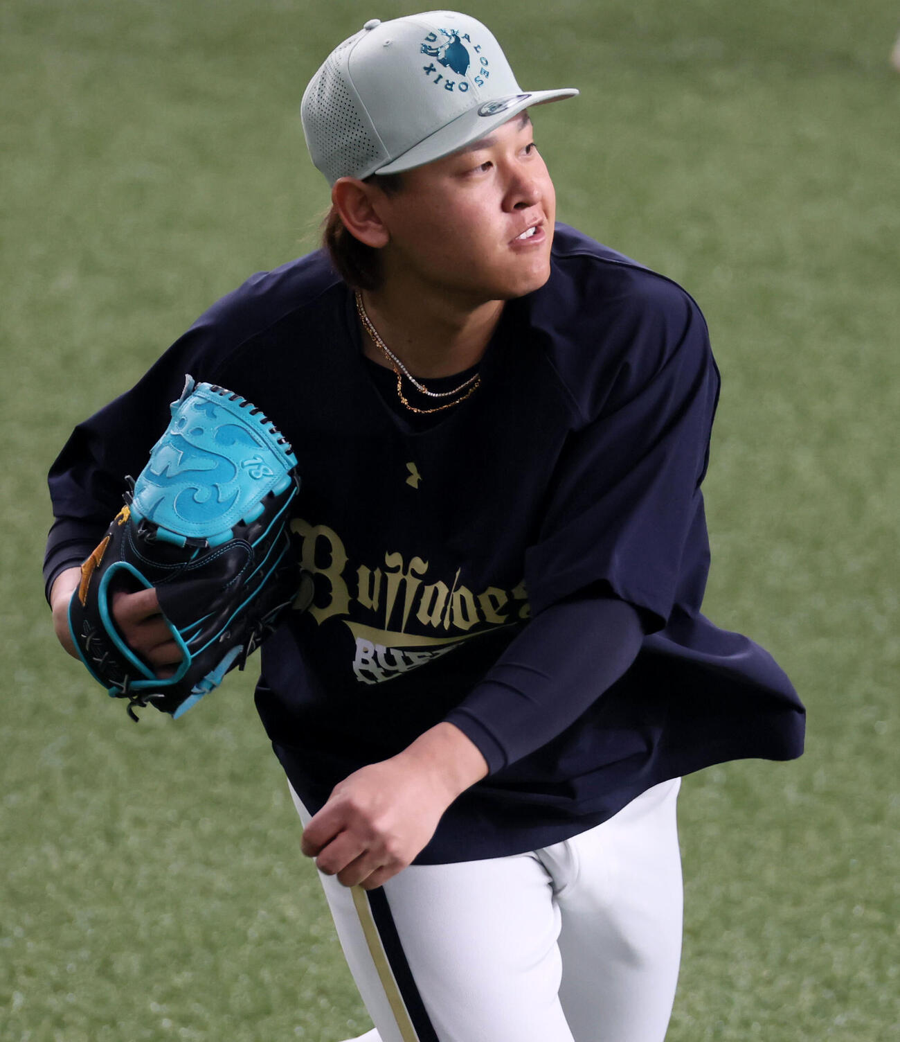 オリックス対阪神　練習でキャッチボールするオリックス宮城（撮影・加藤哉）