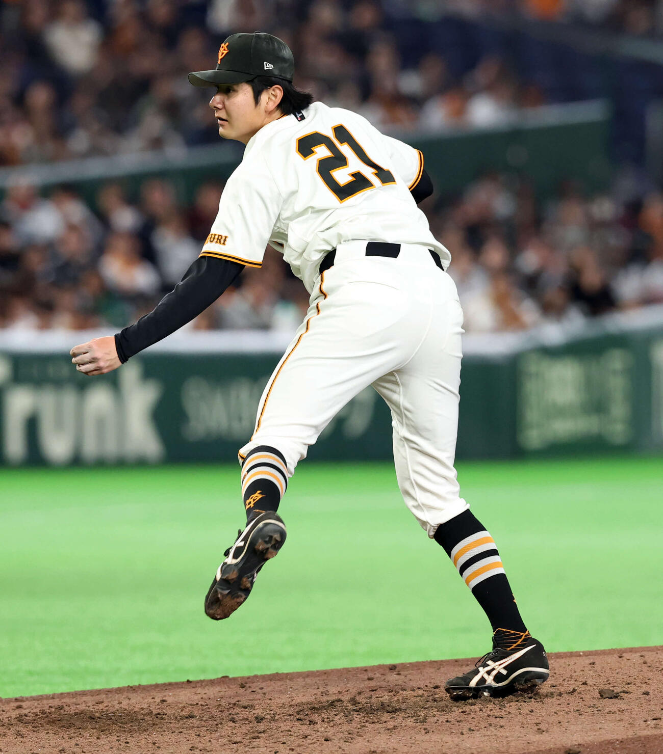 巨人対楽天　力投する巨人先発の竹丸（撮影・浅見桂子）