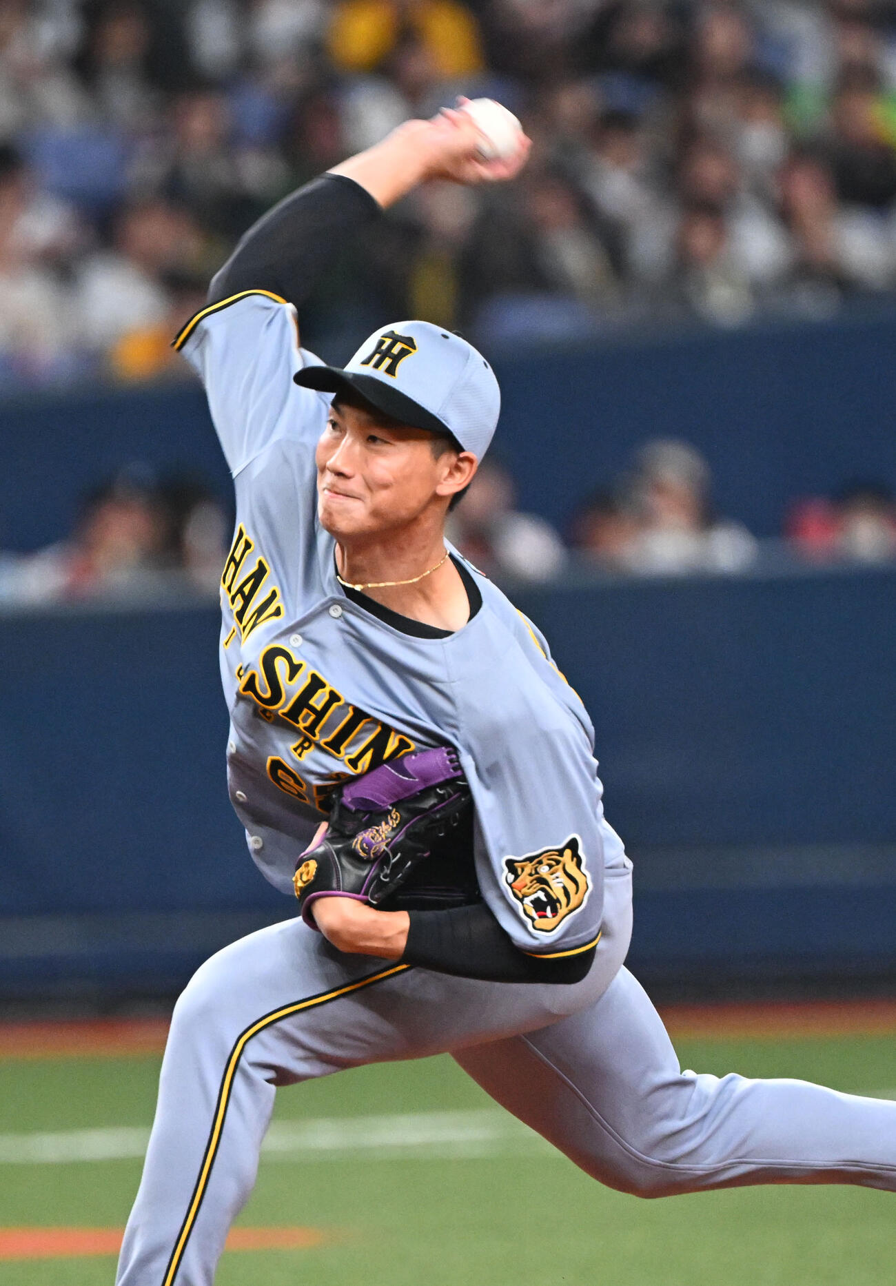 オリックス対阪神　8回に登板する阪神湯浅（撮影・和賀正仁）