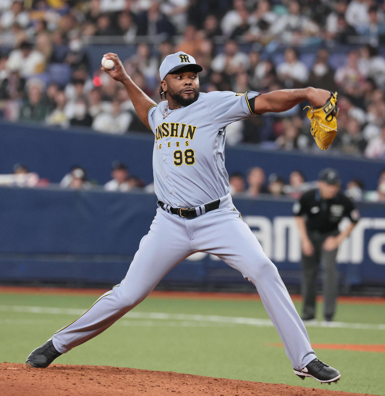 オリックス対阪神　阪神2番手のドリス（撮影・宮崎幸一）