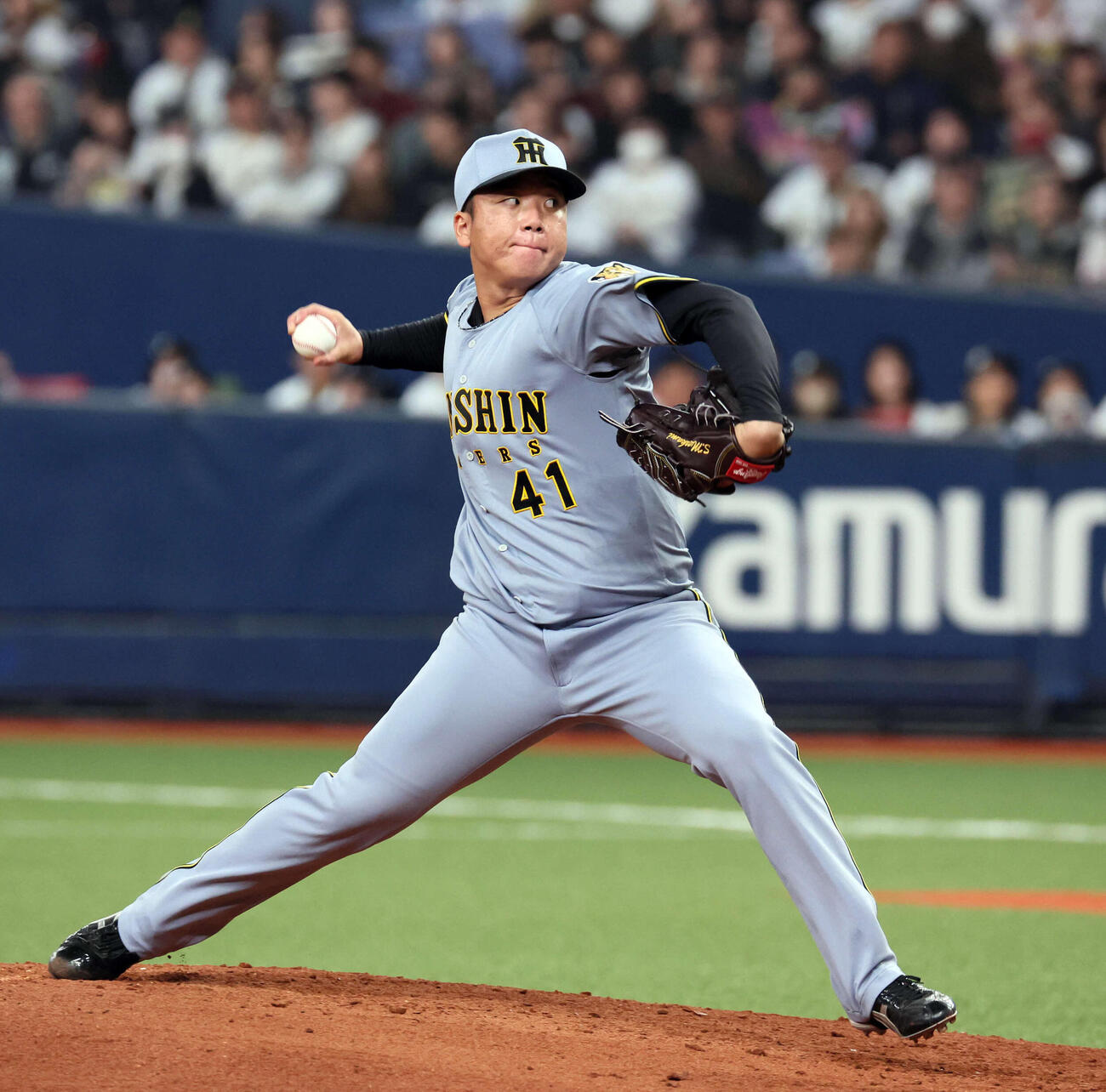 オリックス対阪神　阪神先発の村上（撮影・宮崎幸一）