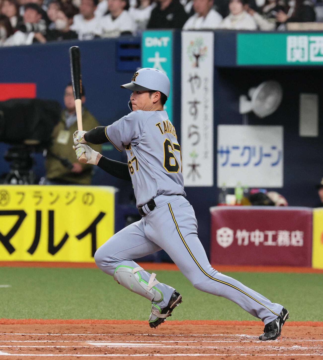 オリックス対阪神　3回表阪神2死二塁、高寺は中前適時打を放つ（撮影・宮崎幸一）