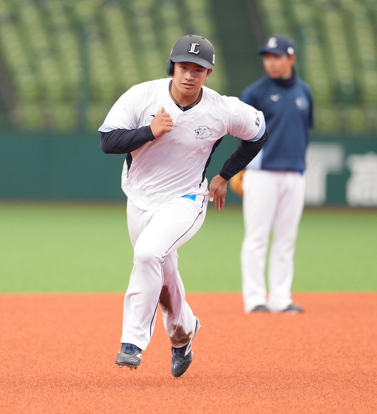 西武対DeNA　走塁練習する西武横田（撮影・鈴木みどり）