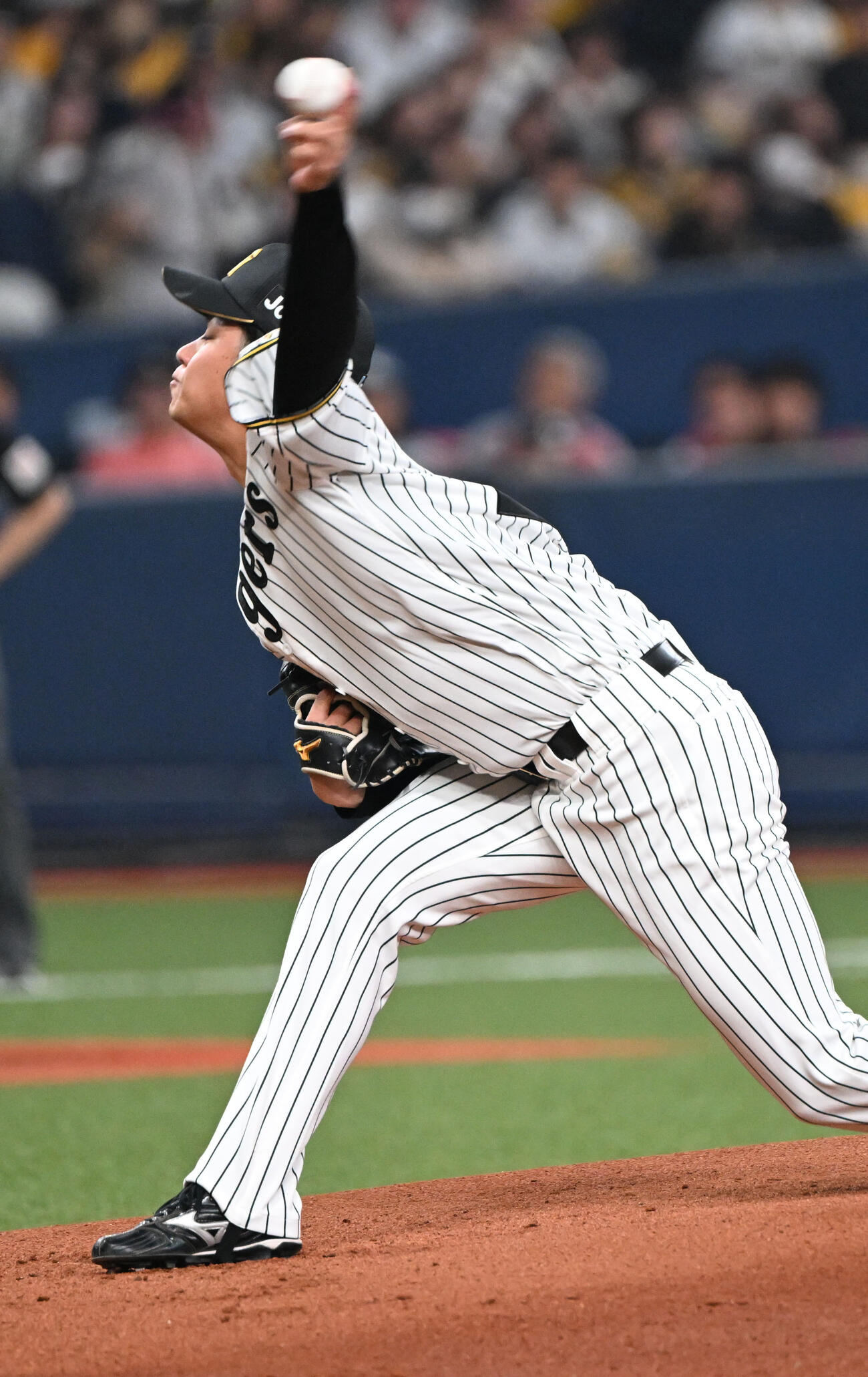 阪神対オリックス　先発する阪神高橋（撮影・和賀正仁）