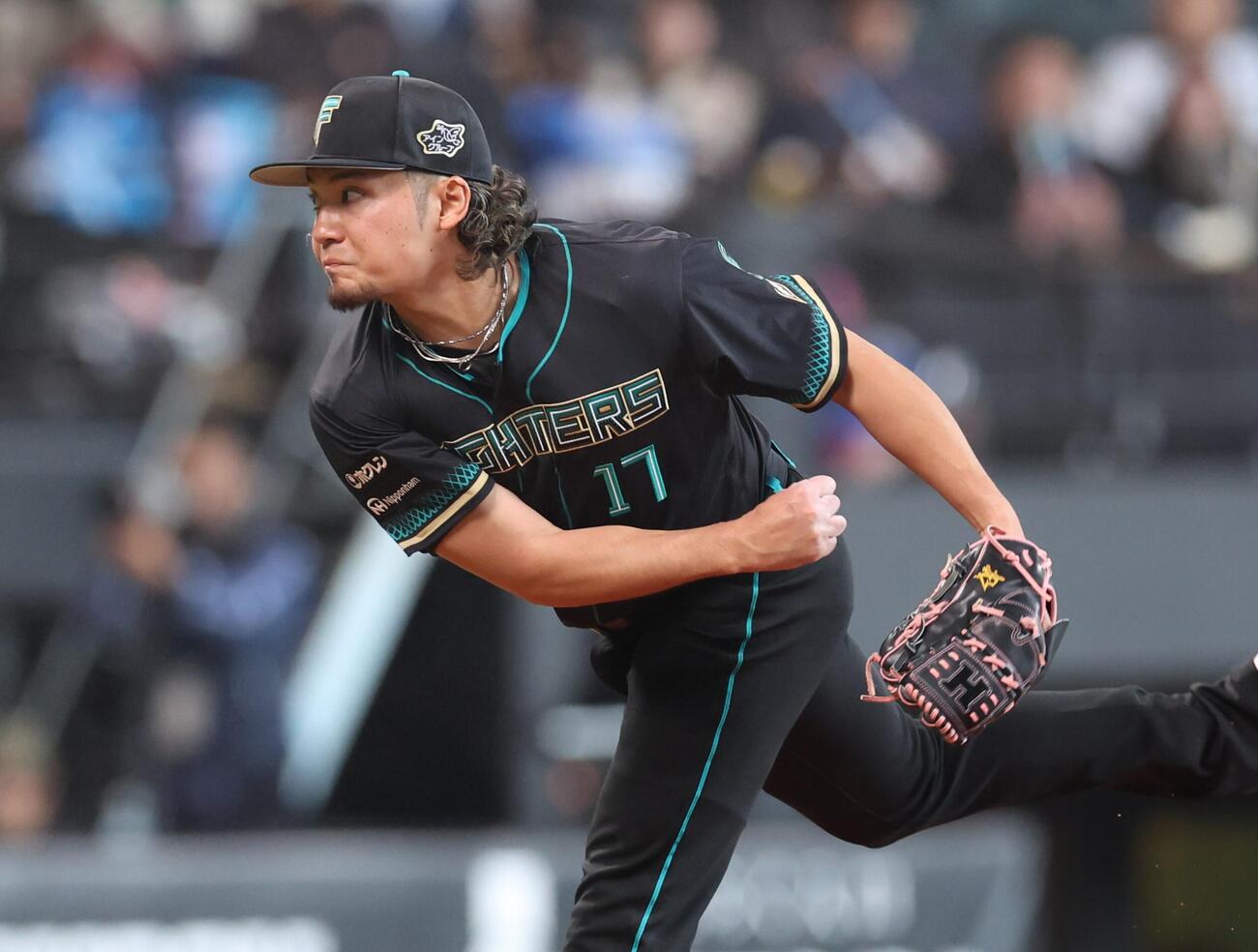 日本ハム対ヤクルト　日本ハム先発の伊藤（撮影・黒川智章）