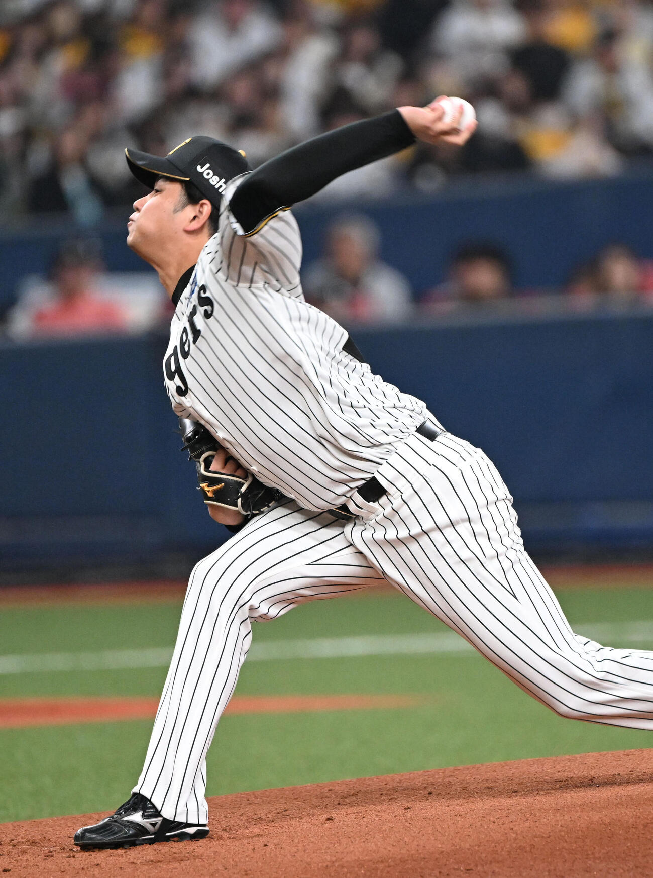 阪神対オリックス　先発する阪神高橋（撮影・和賀正仁）