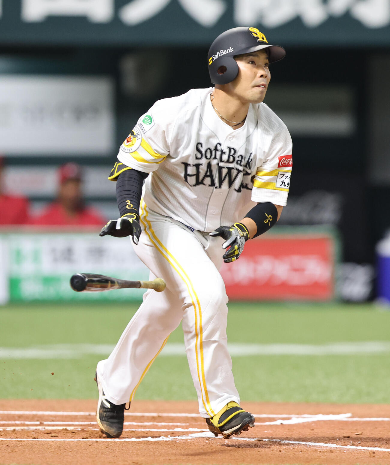 ソフトバンク対広島　1回裏ソフトバンク2死、近藤は右越え二塁打を放つ（撮影・梅根麻紀）