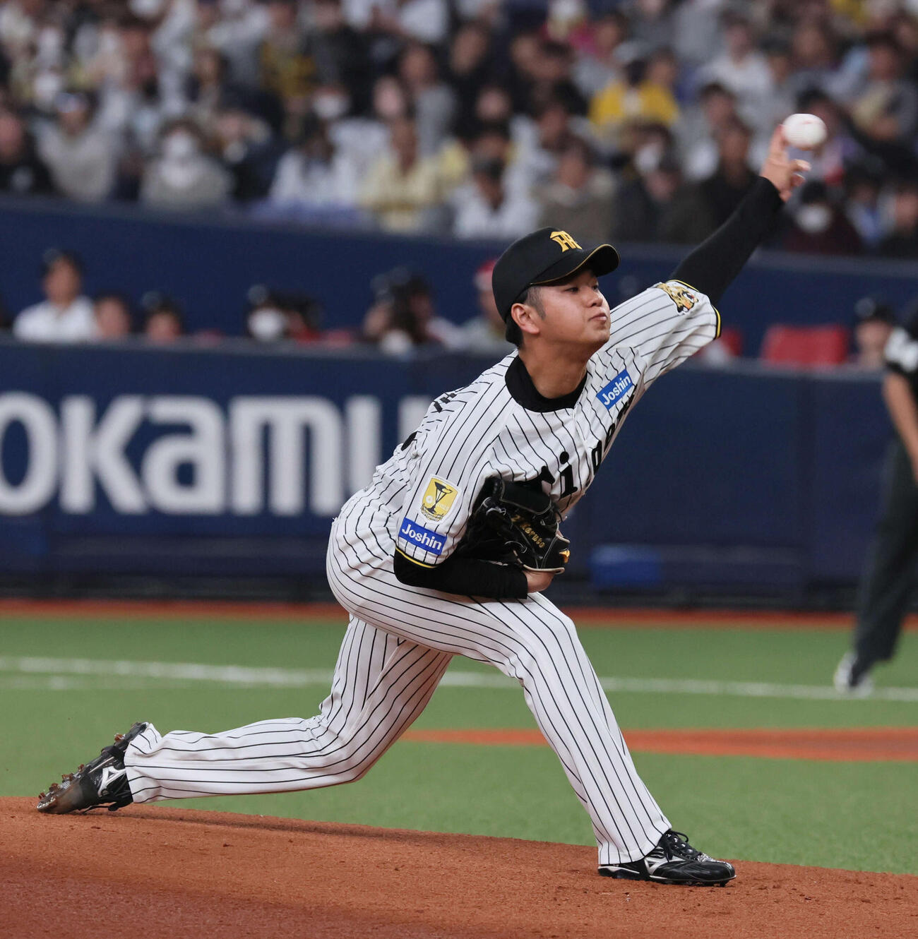 阪神対オリックス　阪神先発の高橋（撮影・宮崎幸一）
